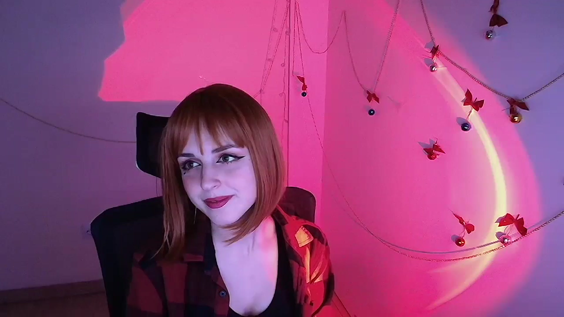 Gallery image thumbnail from Lurenn's myfreecams stream on, 12/26/2023, 12:44 image 15 of 20