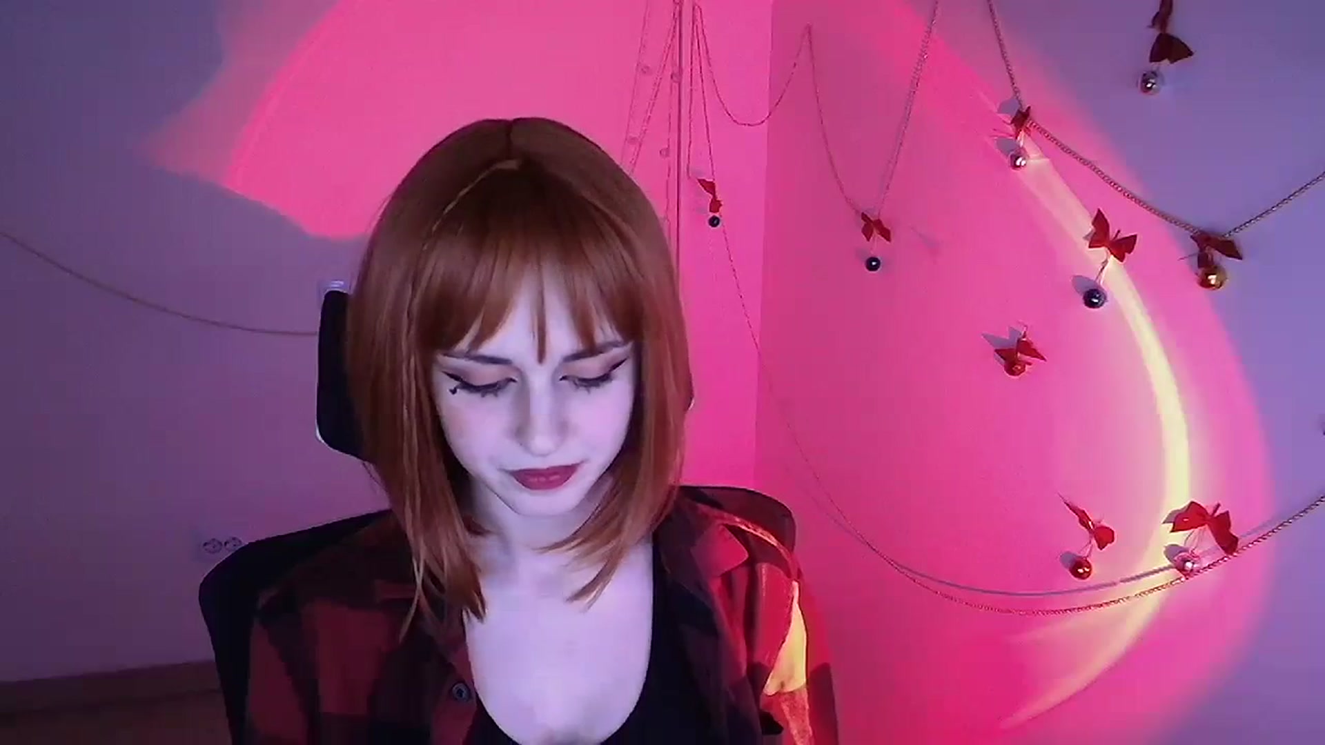 Gallery image thumbnail from Lurenn's myfreecams stream on, 12/26/2023, 12:44 image 12 of 20