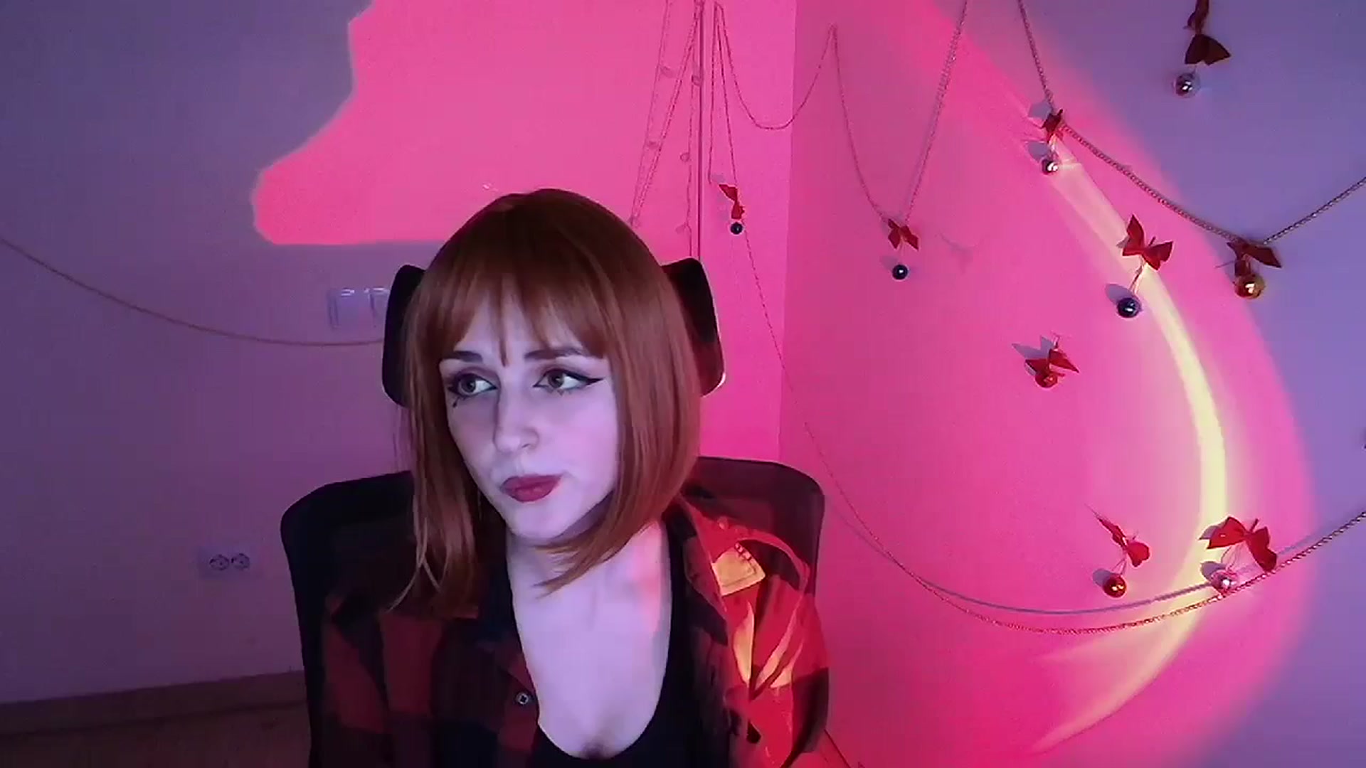 Gallery image thumbnail from Lurenn's myfreecams stream on, 12/26/2023, 12:44 image 14 of 20