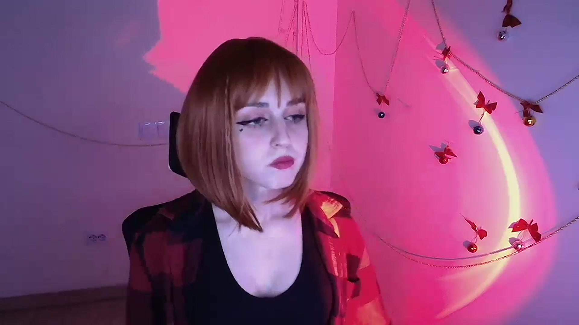 Gallery image thumbnail from Lurenn's myfreecams stream on, 12/26/2023, 12:44 image 5 of 20