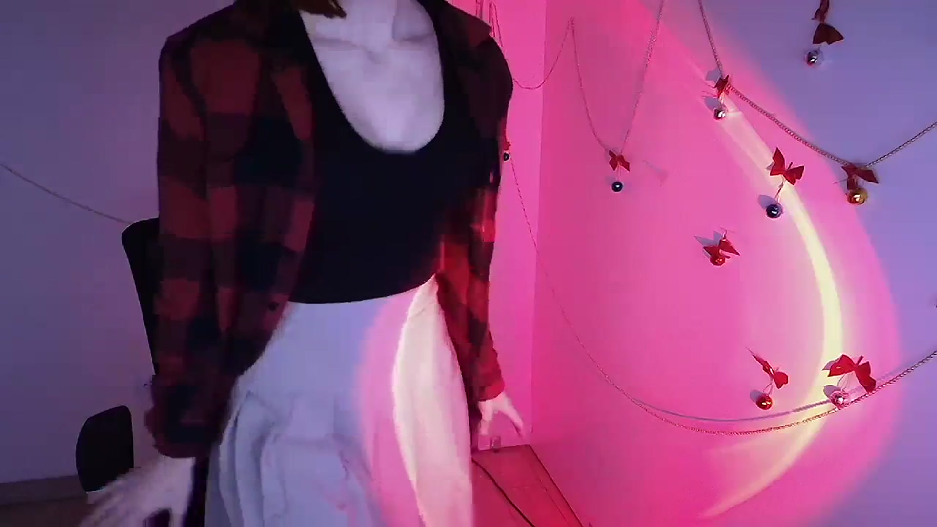 Gallery image thumbnail from Lurenn's myfreecams stream on, 12/26/2023, 12:44 image 9 of 20