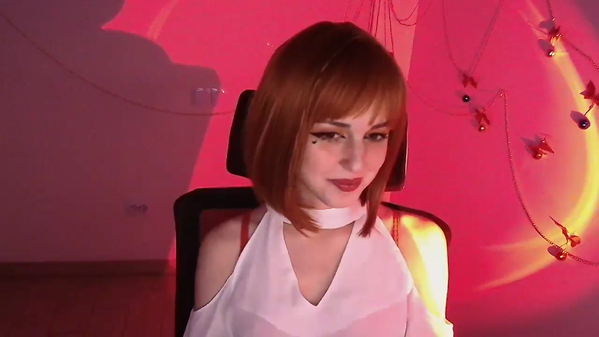 Gallery image thumbnail from Lurenn's myfreecams stream on, 12/27/2023, 14:39 image 6 of 20