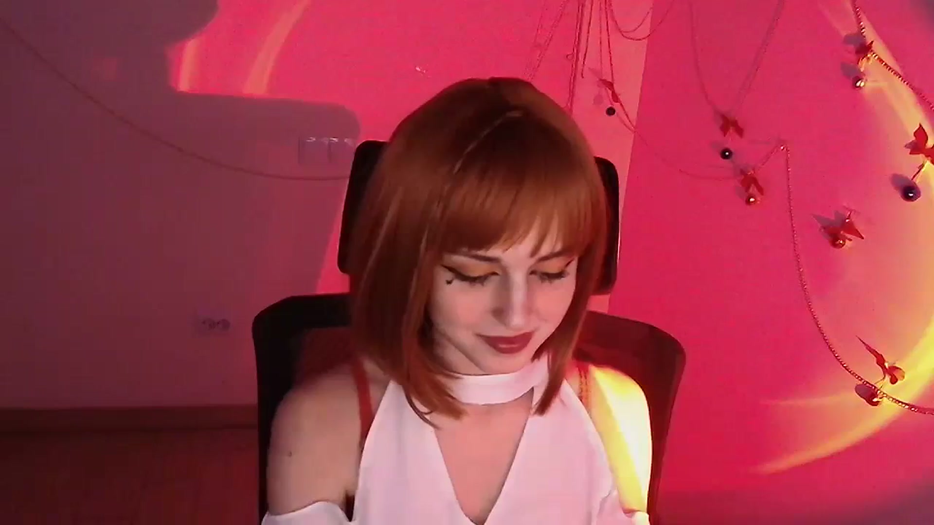 Gallery image thumbnail from Lurenn's myfreecams stream on, 12/27/2023, 14:39 image 2 of 20