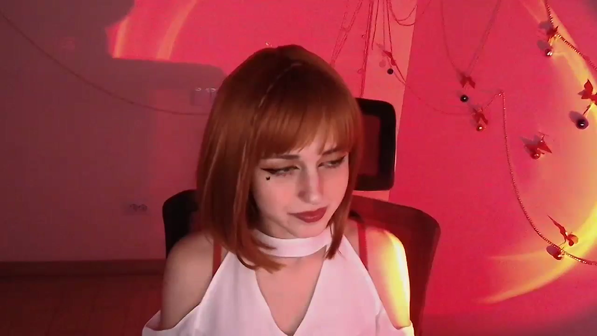 Gallery image thumbnail from Lurenn's myfreecams stream on, 12/27/2023, 14:39 image 1 of 20