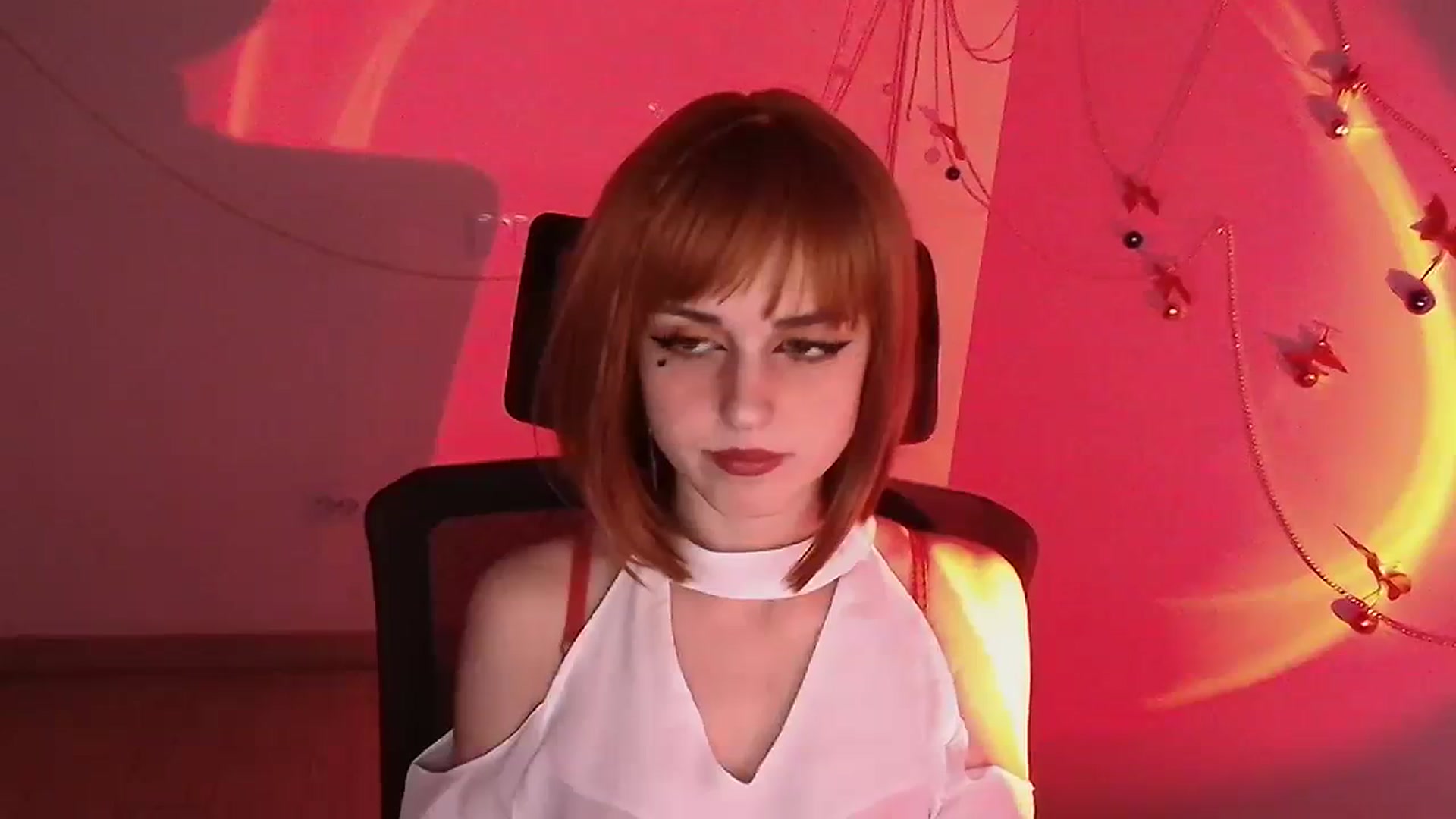 Gallery image thumbnail from Lurenn's myfreecams stream on, 12/27/2023, 14:39 image 9 of 20