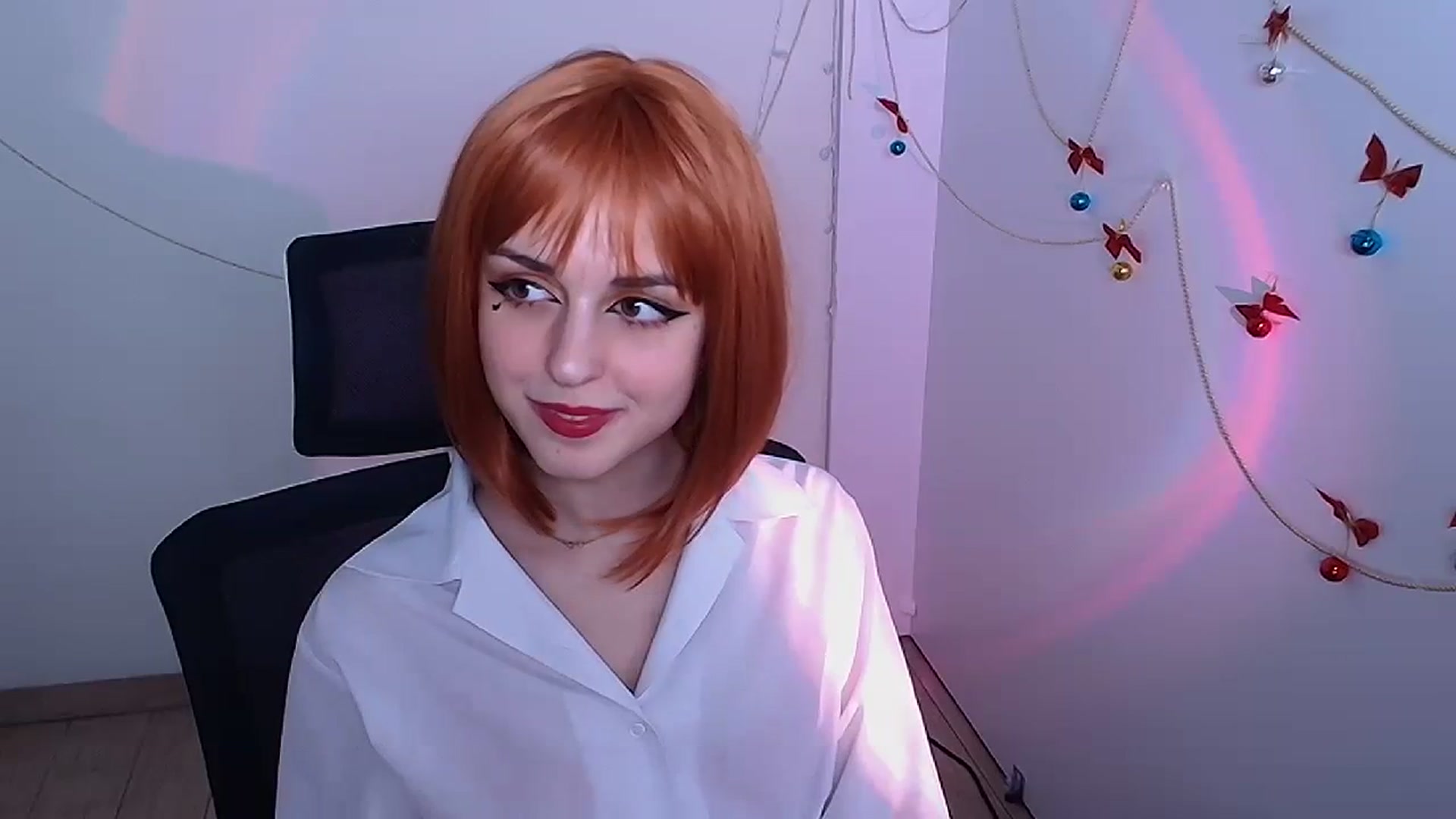 Gallery image thumbnail from Lurenn's myfreecams stream on, 12/27/2023, 17:13 image 18 of 20