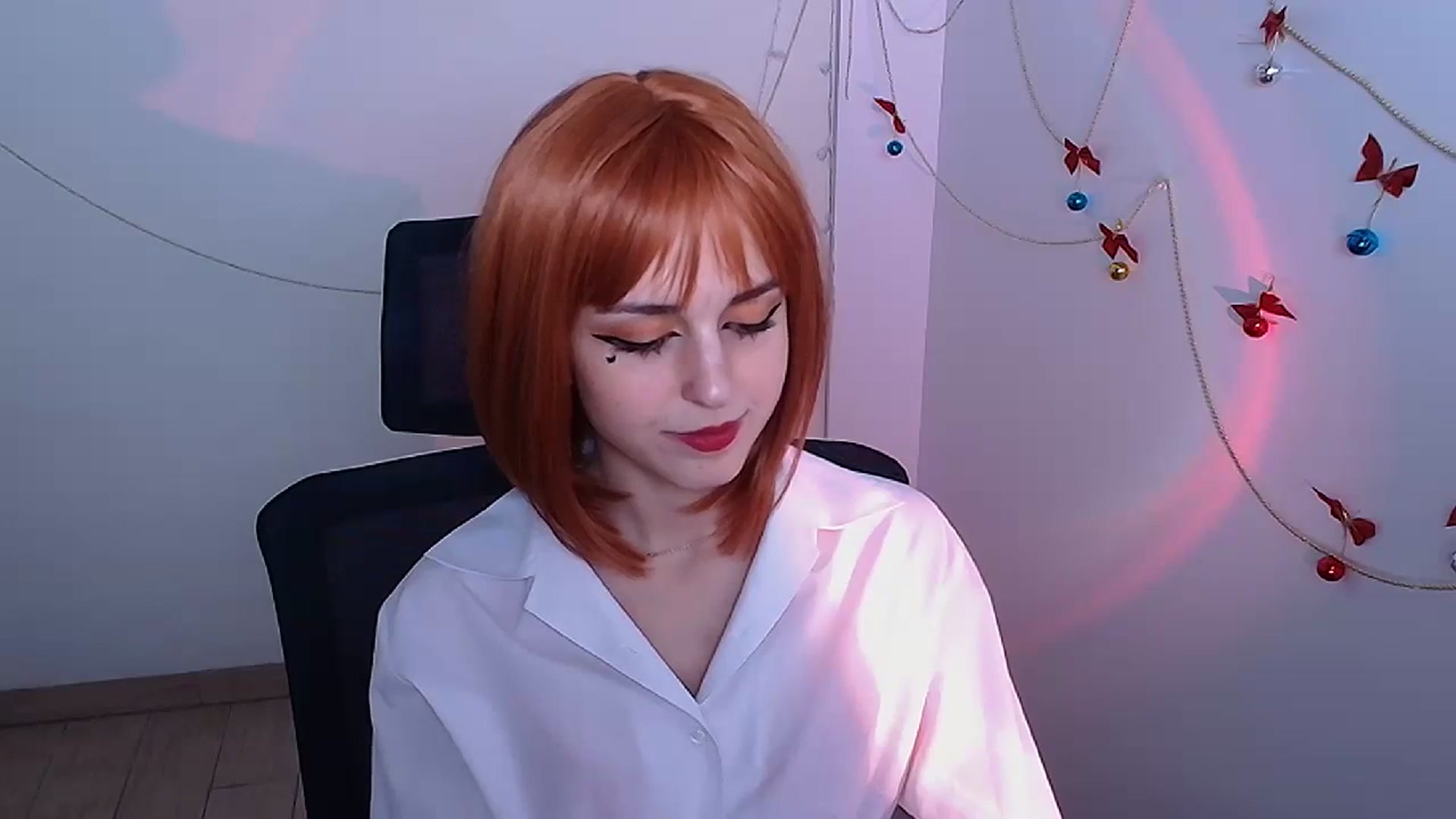 Gallery image thumbnail from Lurenn's myfreecams stream on, 12/27/2023, 17:13 image 7 of 20