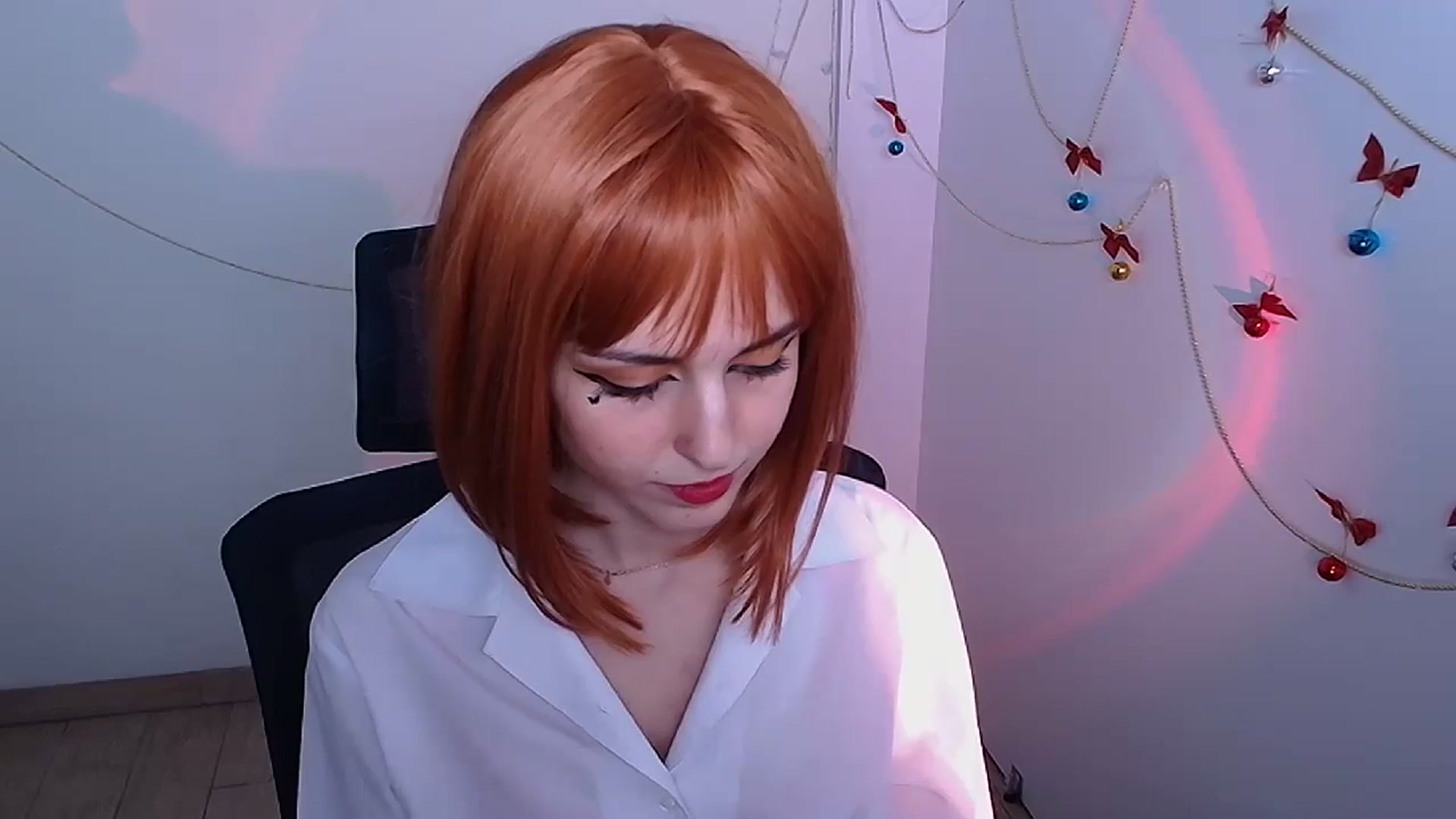 Gallery image thumbnail from Lurenn's myfreecams stream on, 12/27/2023, 17:13 image 14 of 20