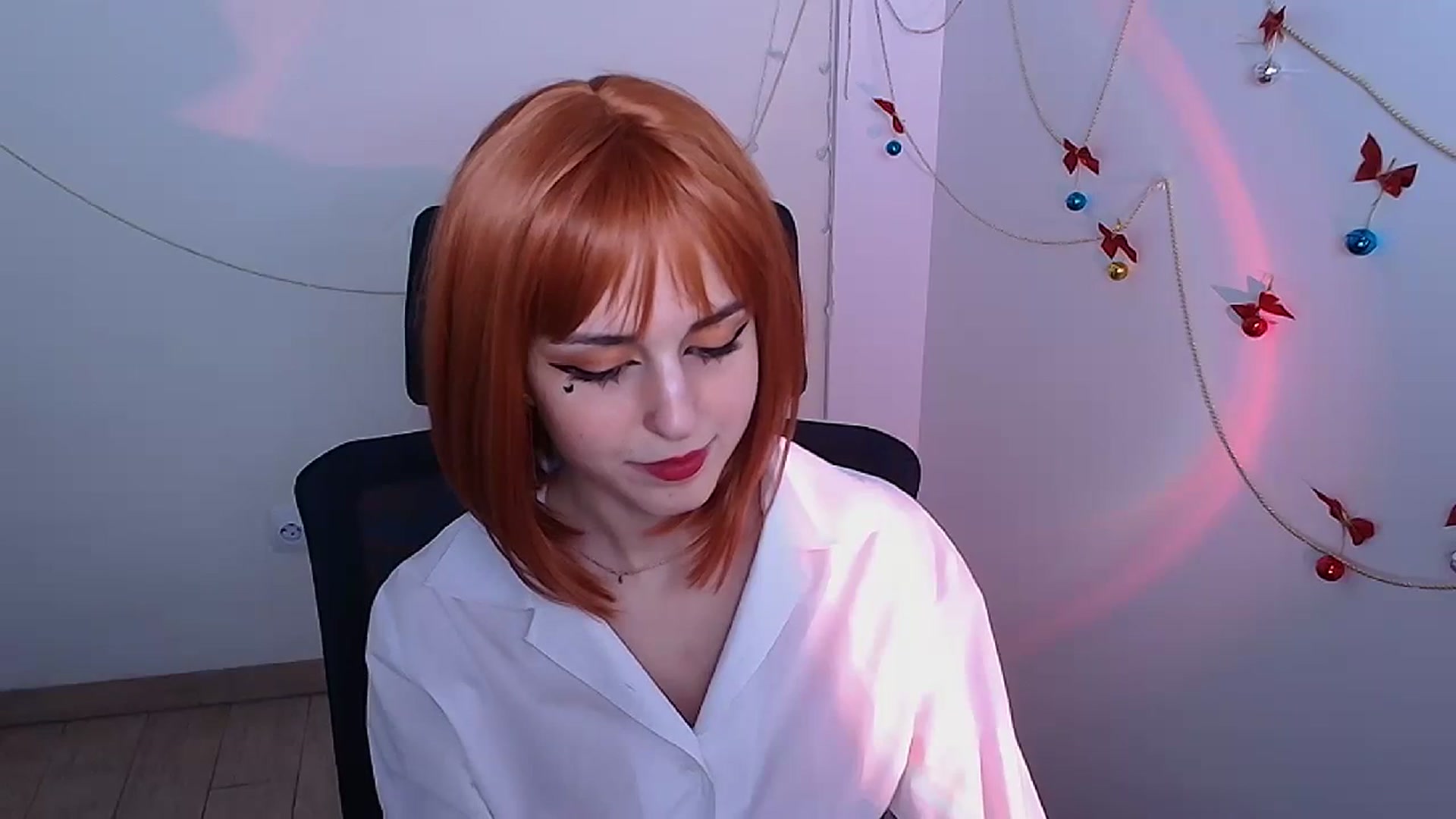 Gallery image thumbnail from Lurenn's myfreecams stream on, 12/27/2023, 17:13 image 4 of 20