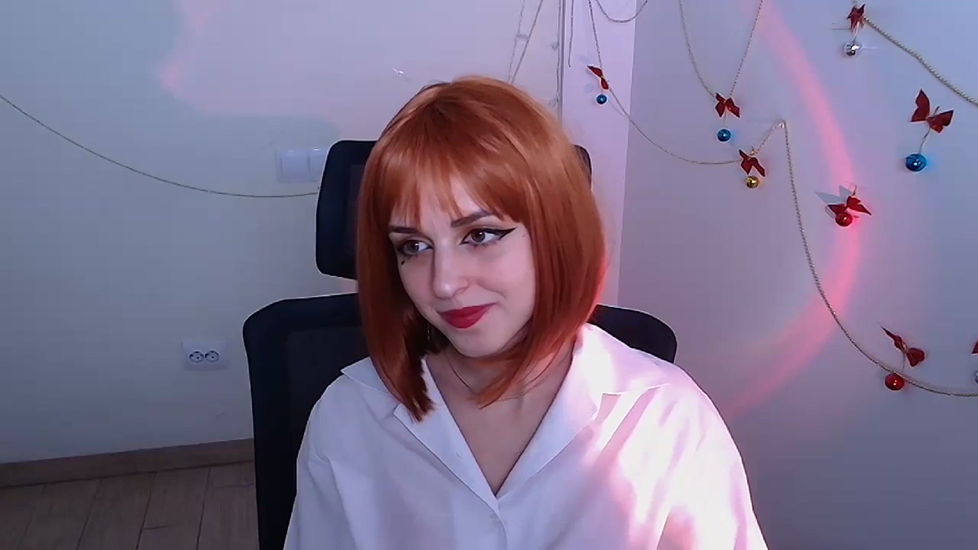 Gallery image thumbnail from Lurenn's myfreecams stream on, 12/27/2023, 17:13 image 11 of 20