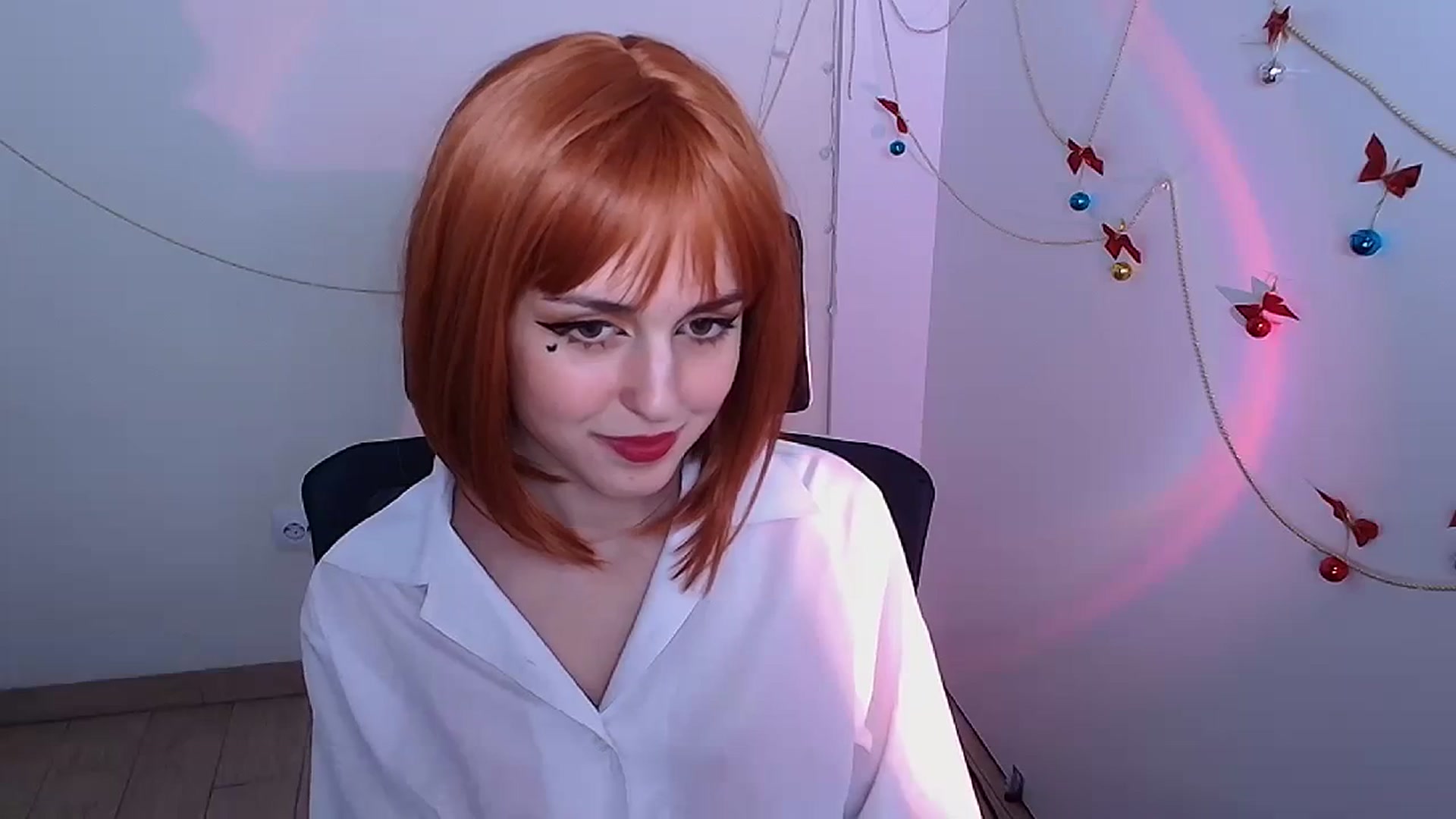 Gallery image thumbnail from Lurenn's myfreecams stream on, 12/27/2023, 17:13 image 17 of 20
