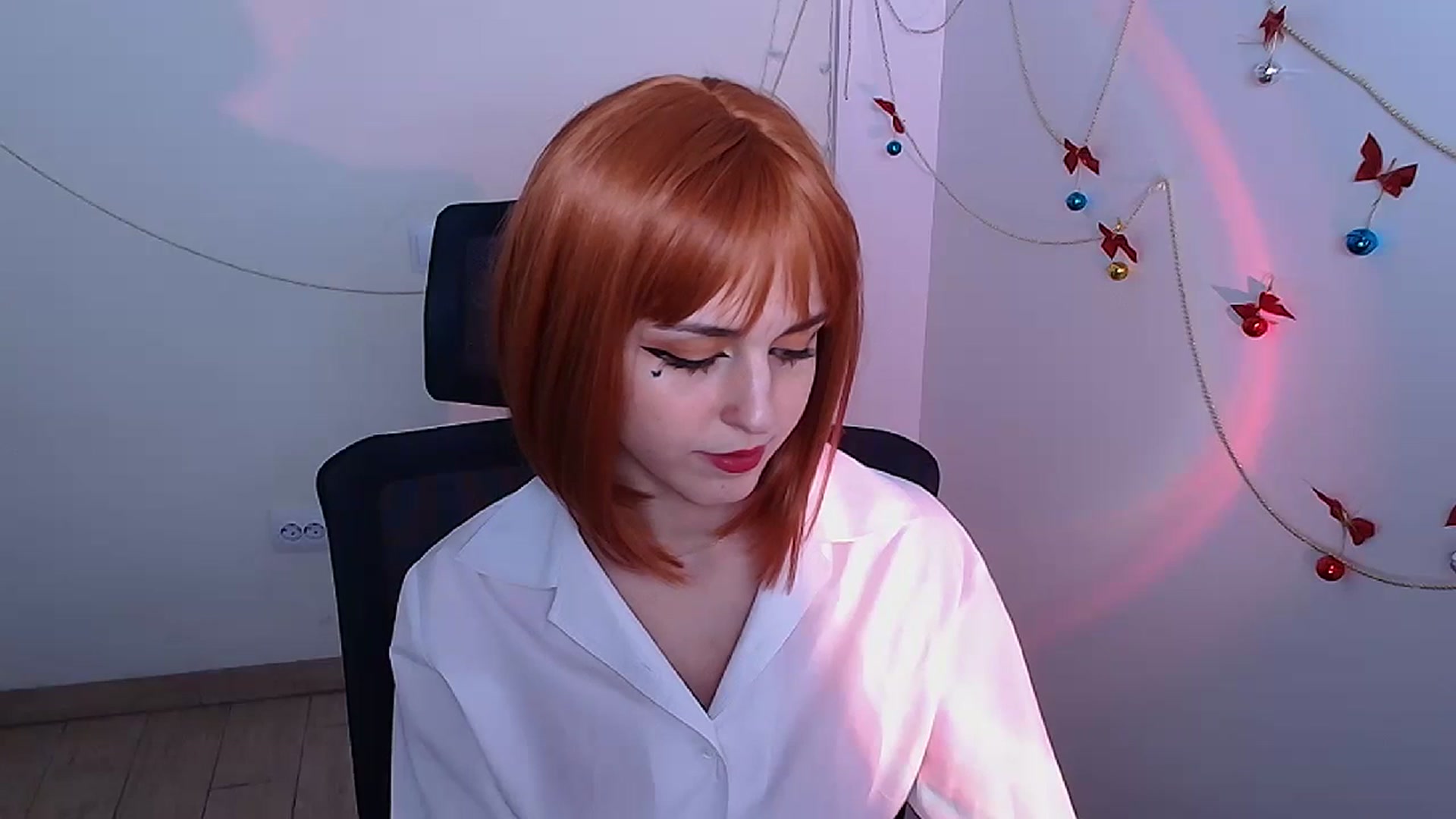 Gallery image thumbnail from Lurenn's myfreecams stream on, 12/27/2023, 17:13 image 5 of 20