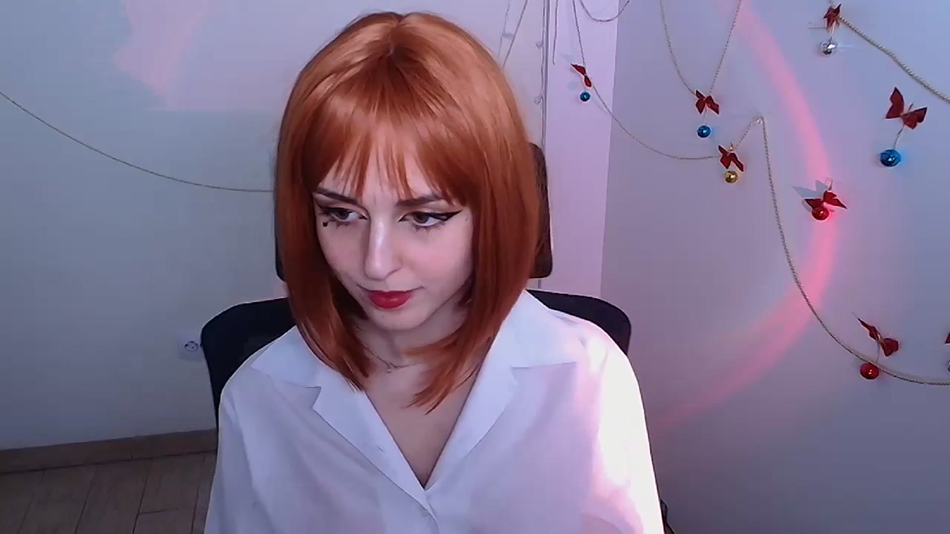 Gallery image thumbnail from Lurenn's myfreecams stream on, 12/27/2023, 17:13 image 15 of 20
