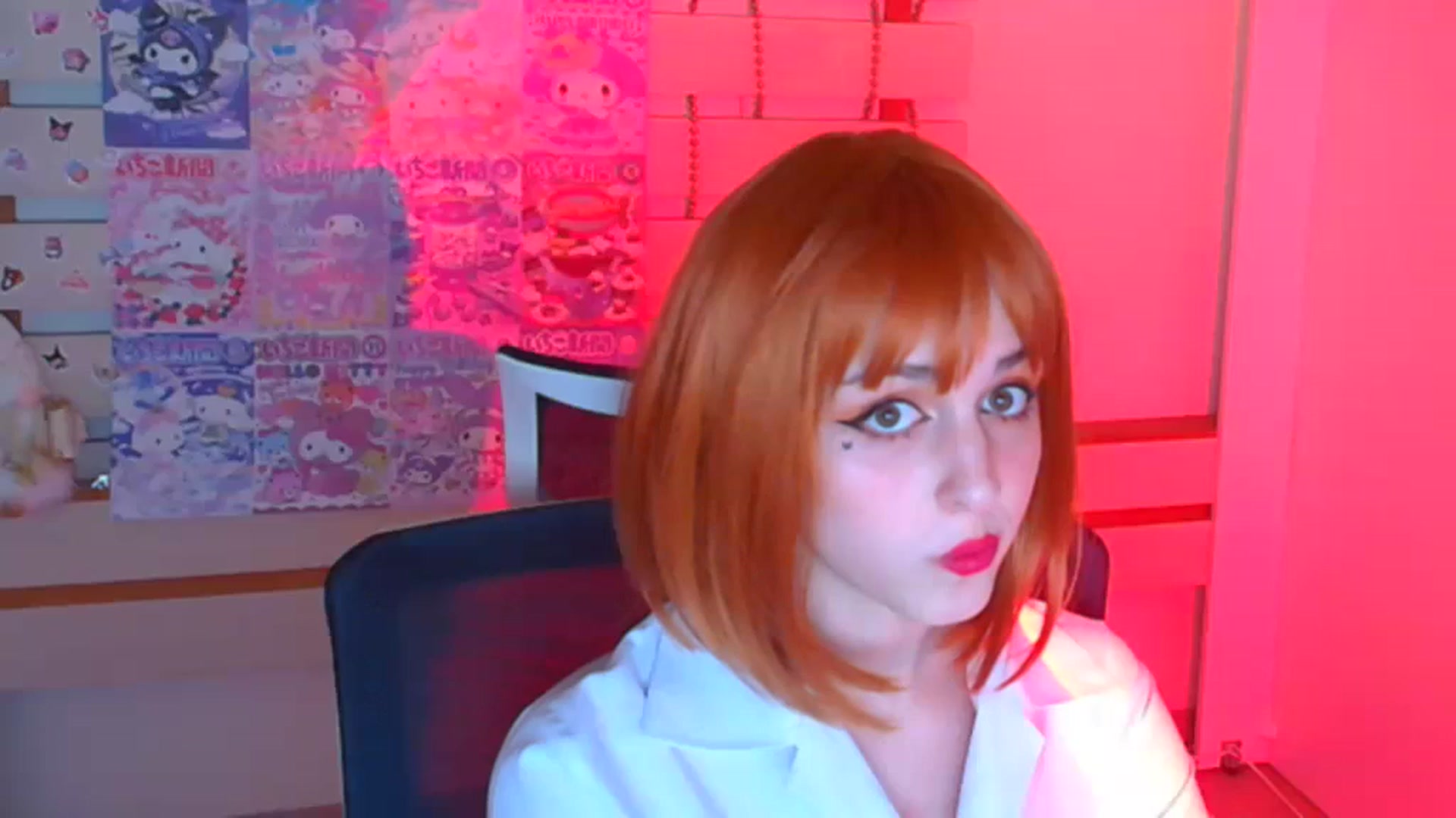 Gallery image thumbnail from Lurenn's myfreecams stream on, 12/29/2023, 13:16 image 6 of 20