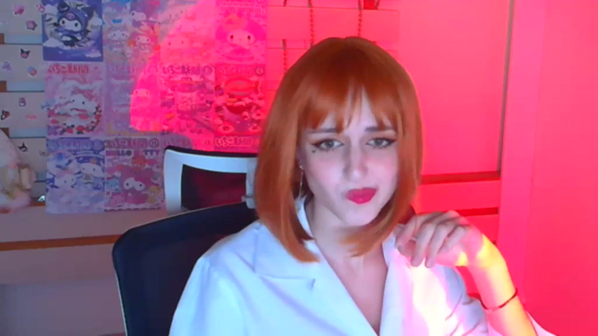 Gallery image thumbnail from Lurenn's myfreecams stream on, 12/29/2023, 13:16 image 16 of 20