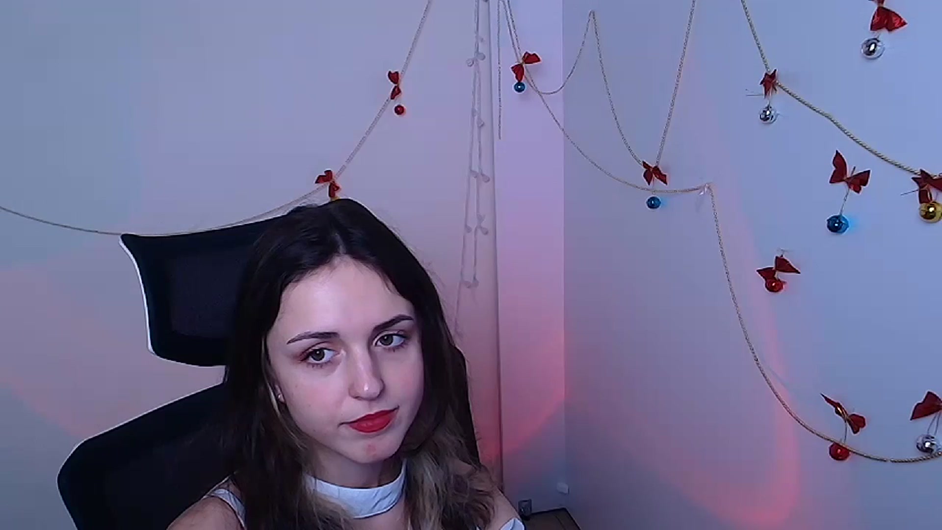 Gallery image thumbnail from Lurenn's myfreecams stream on, 01/06/2024, 10:11 image 16 of 20