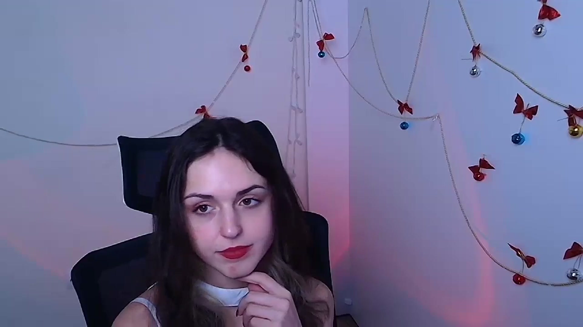 Gallery image thumbnail from Lurenn's myfreecams stream on, 01/06/2024, 10:11 image 3 of 20