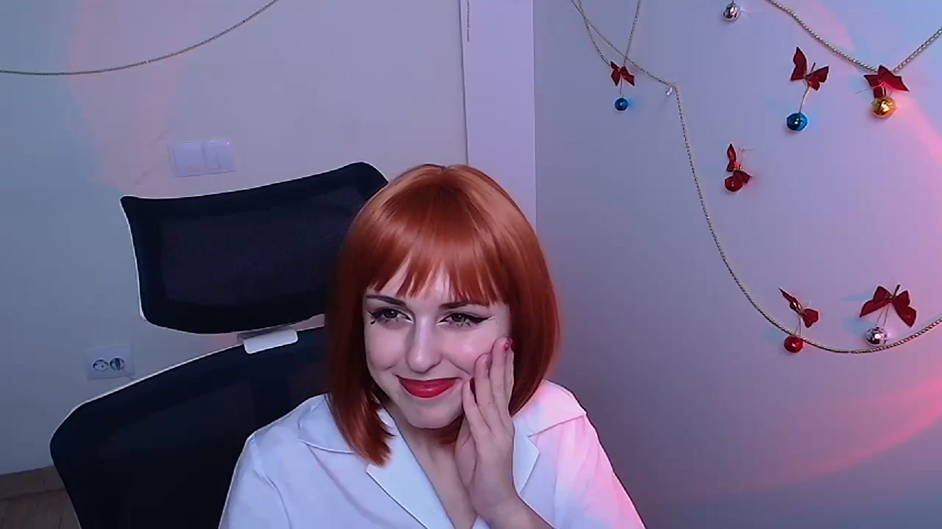 Gallery image thumbnail from Lurenn's myfreecams stream on, 01/21/2024, 15:22 image 15 of 20