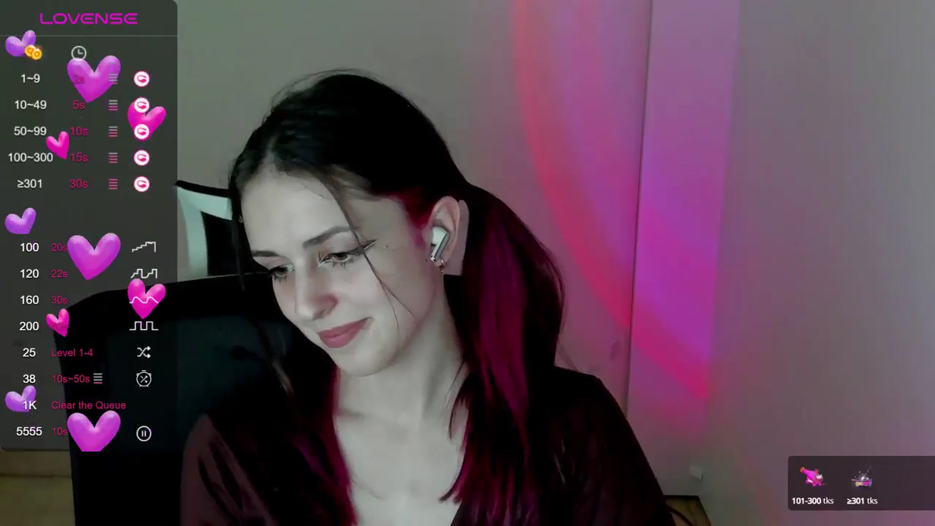 Gallery image thumbnail from Lurenn's myfreecams stream on, 05/12/2024, 13:22 image 8 of 20