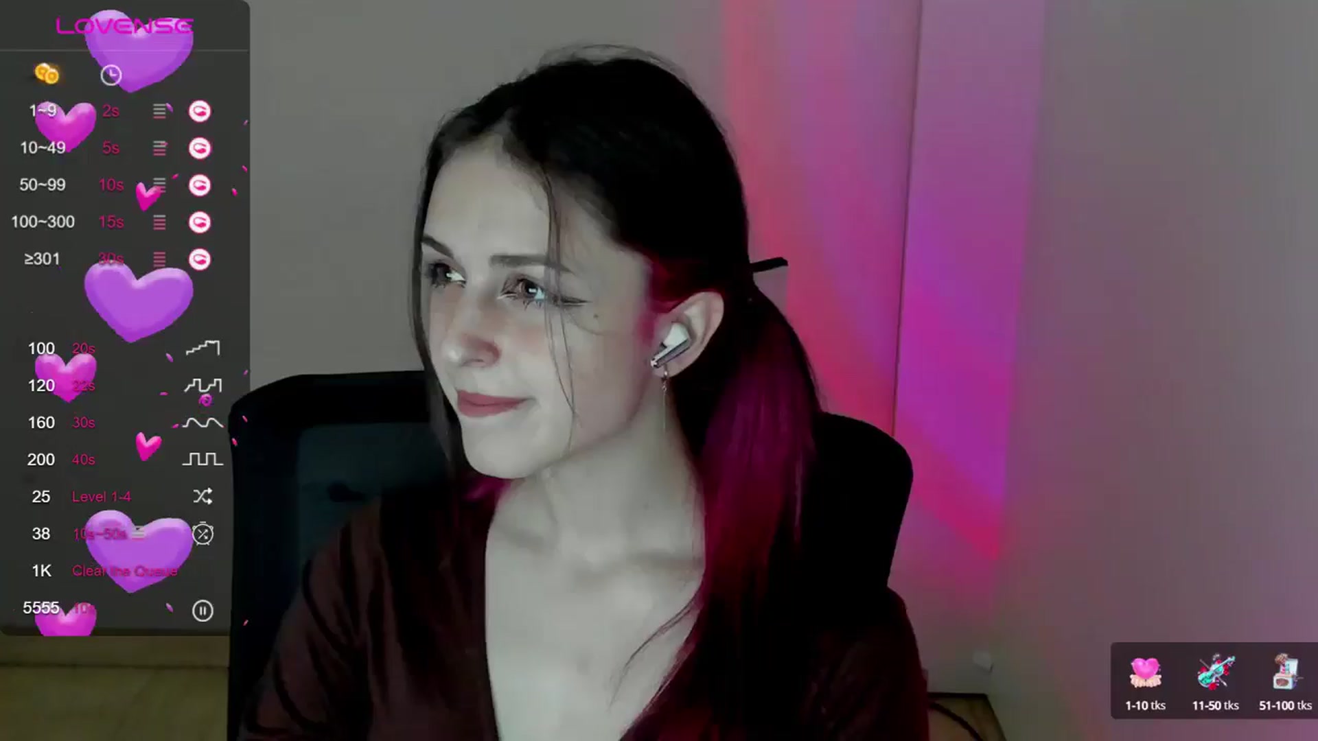 Gallery image thumbnail from Lurenn's myfreecams stream on, 05/12/2024, 13:22 image 1 of 20
