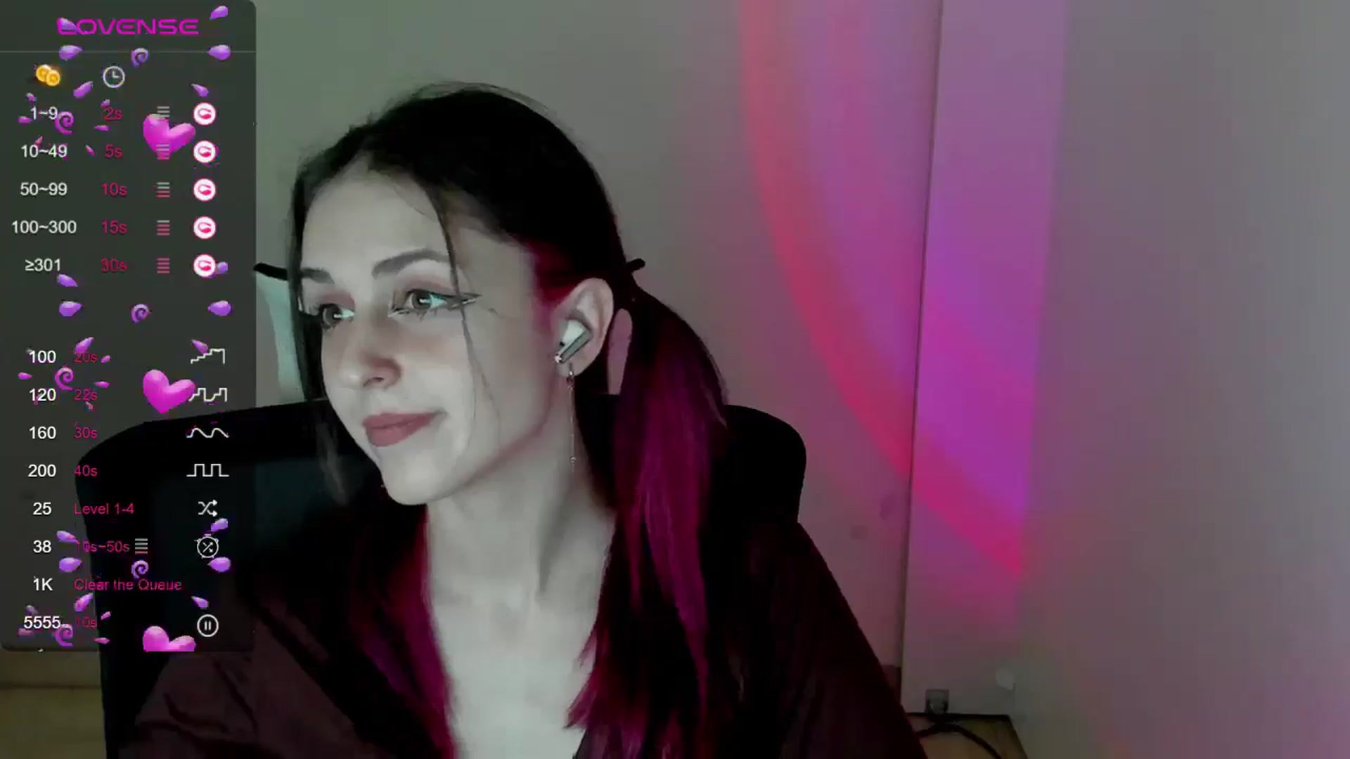 Gallery image thumbnail from Lurenn's myfreecams stream on, 05/12/2024, 13:22 image 6 of 20