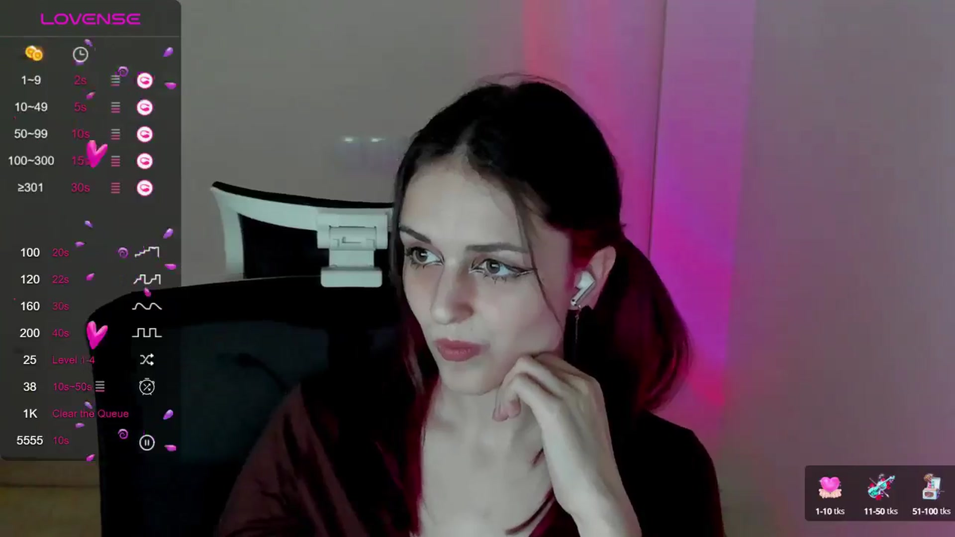 Gallery image thumbnail from Lurenn's myfreecams stream on, 05/12/2024, 13:22 image 10 of 20