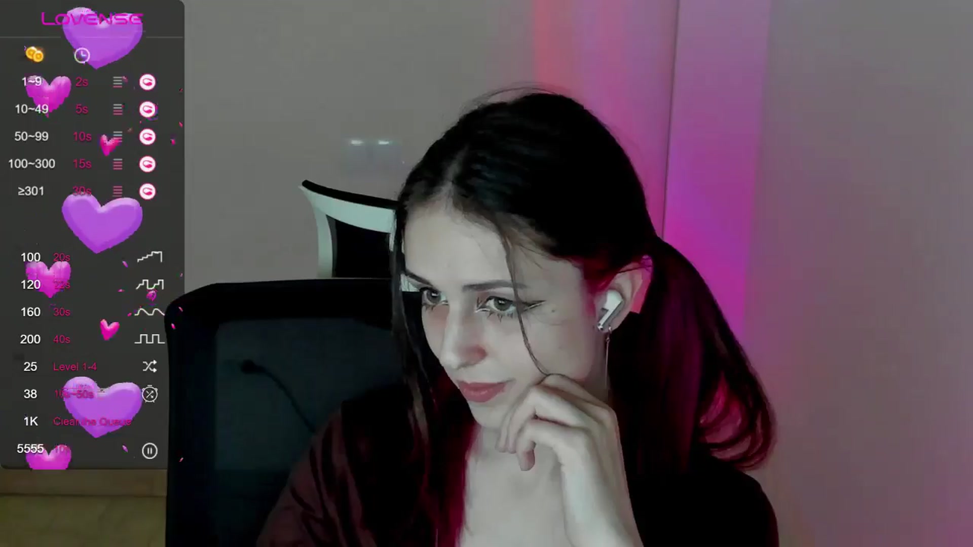 Gallery image thumbnail from Lurenn's myfreecams stream on, 05/12/2024, 13:22 image 13 of 20