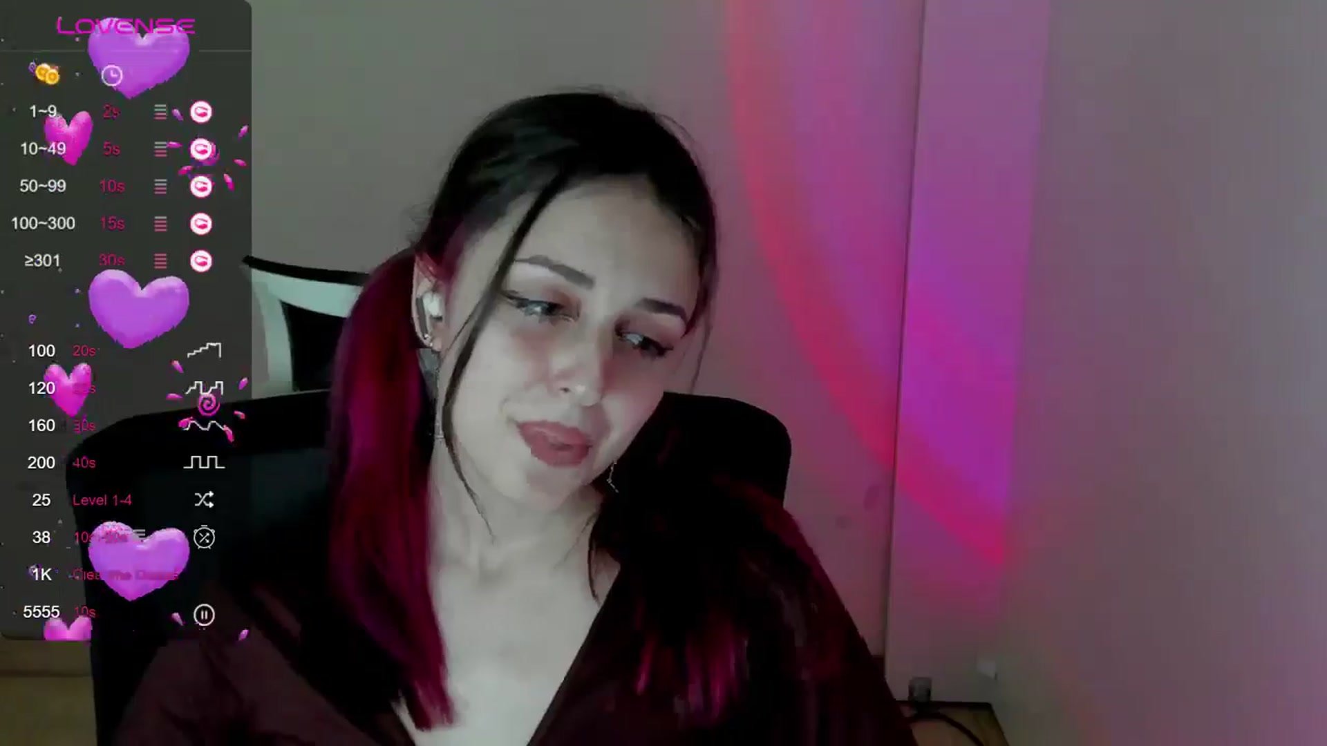 Gallery image thumbnail from Lurenn's myfreecams stream on, 05/12/2024, 13:22 image 7 of 20