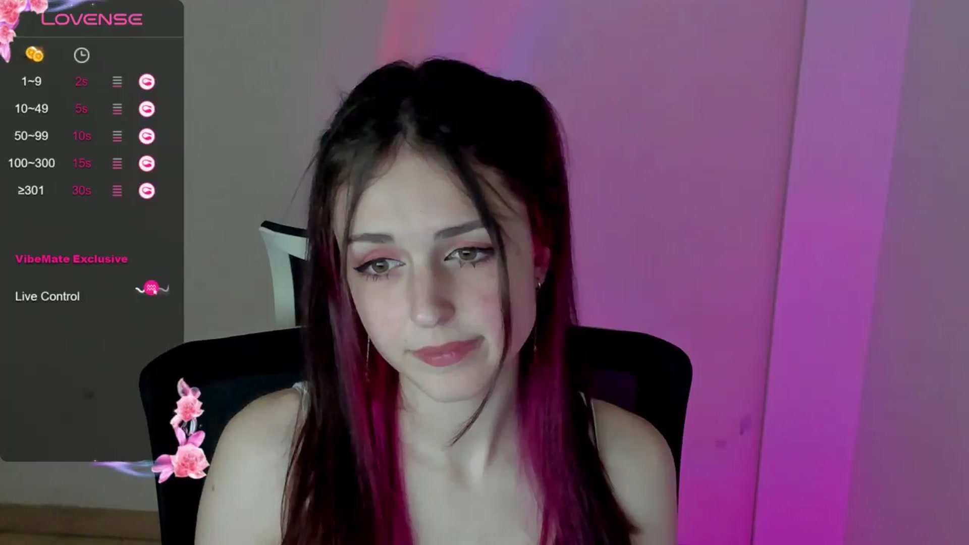 Gallery image thumbnail from Lurenn's myfreecams stream on, 05/17/2024, 13:35 image 19 of 20