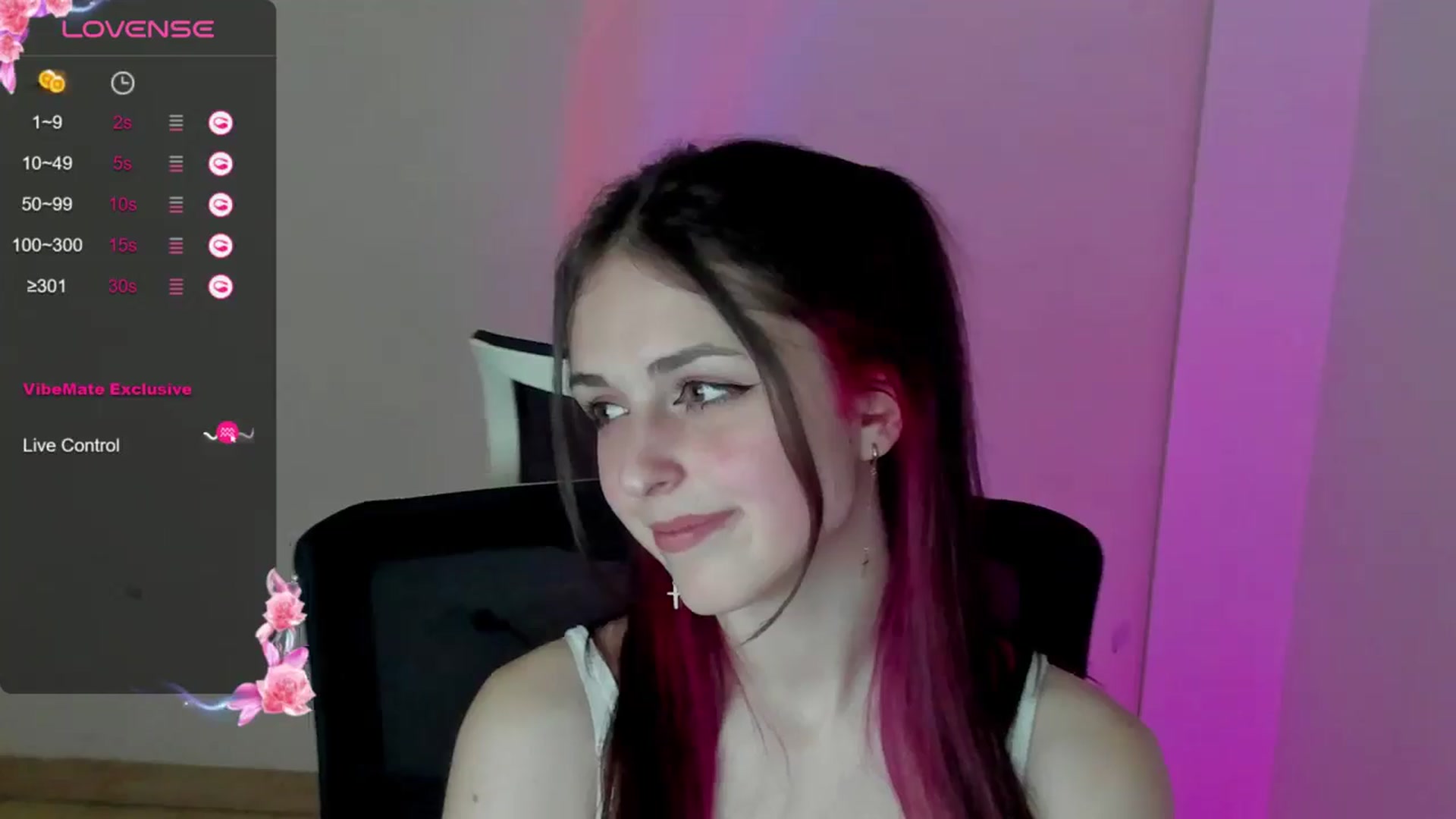 Gallery image thumbnail from Lurenn's myfreecams stream on, 05/17/2024, 13:35 image 6 of 20