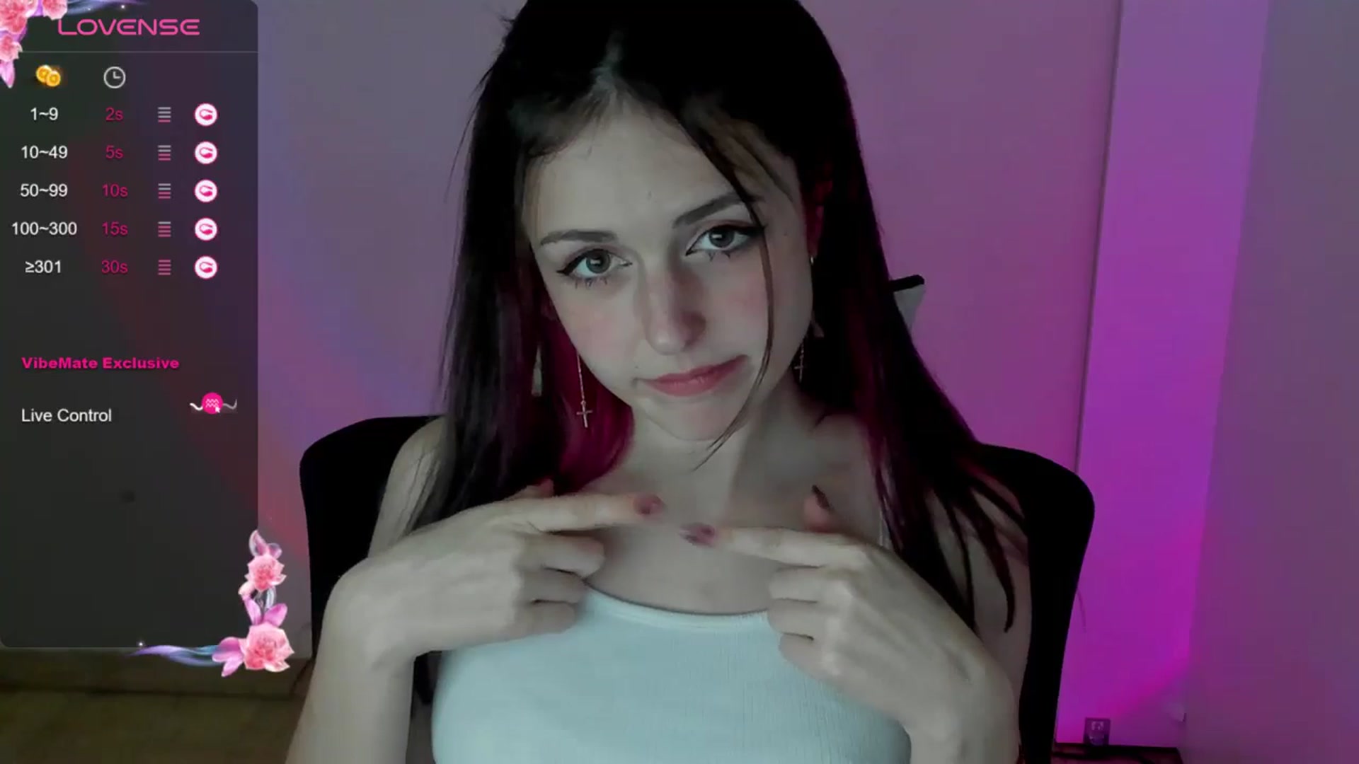 Gallery image thumbnail from Lurenn's myfreecams stream on, 05/17/2024, 15:28 image 14 of 20