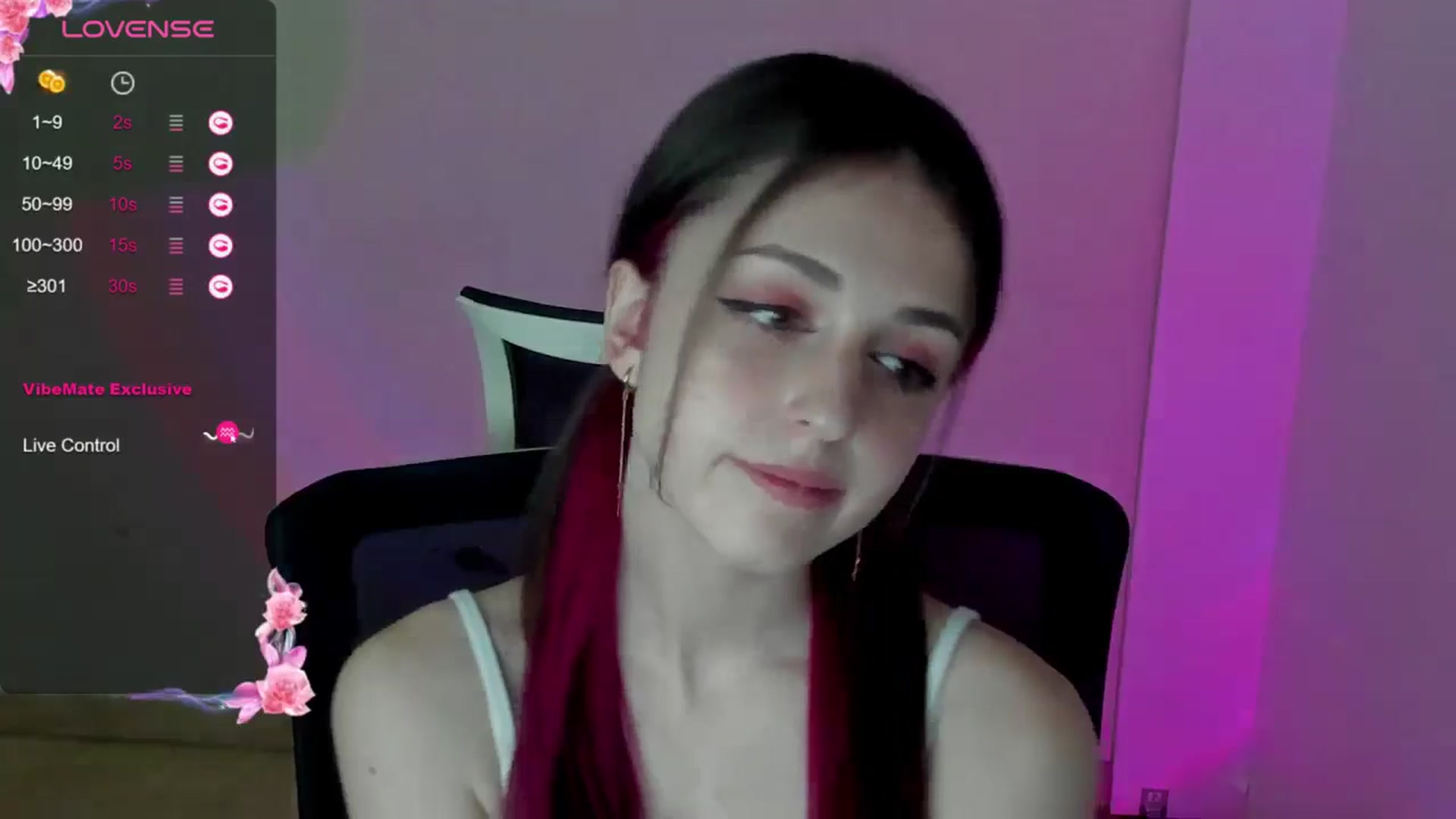 Gallery image thumbnail from Lurenn's myfreecams stream on, 05/17/2024, 17:18 image 4 of 20