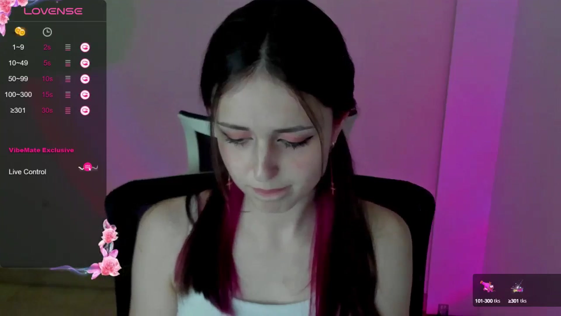 Gallery image thumbnail from Lurenn's myfreecams stream on, 05/17/2024, 17:18 image 16 of 20