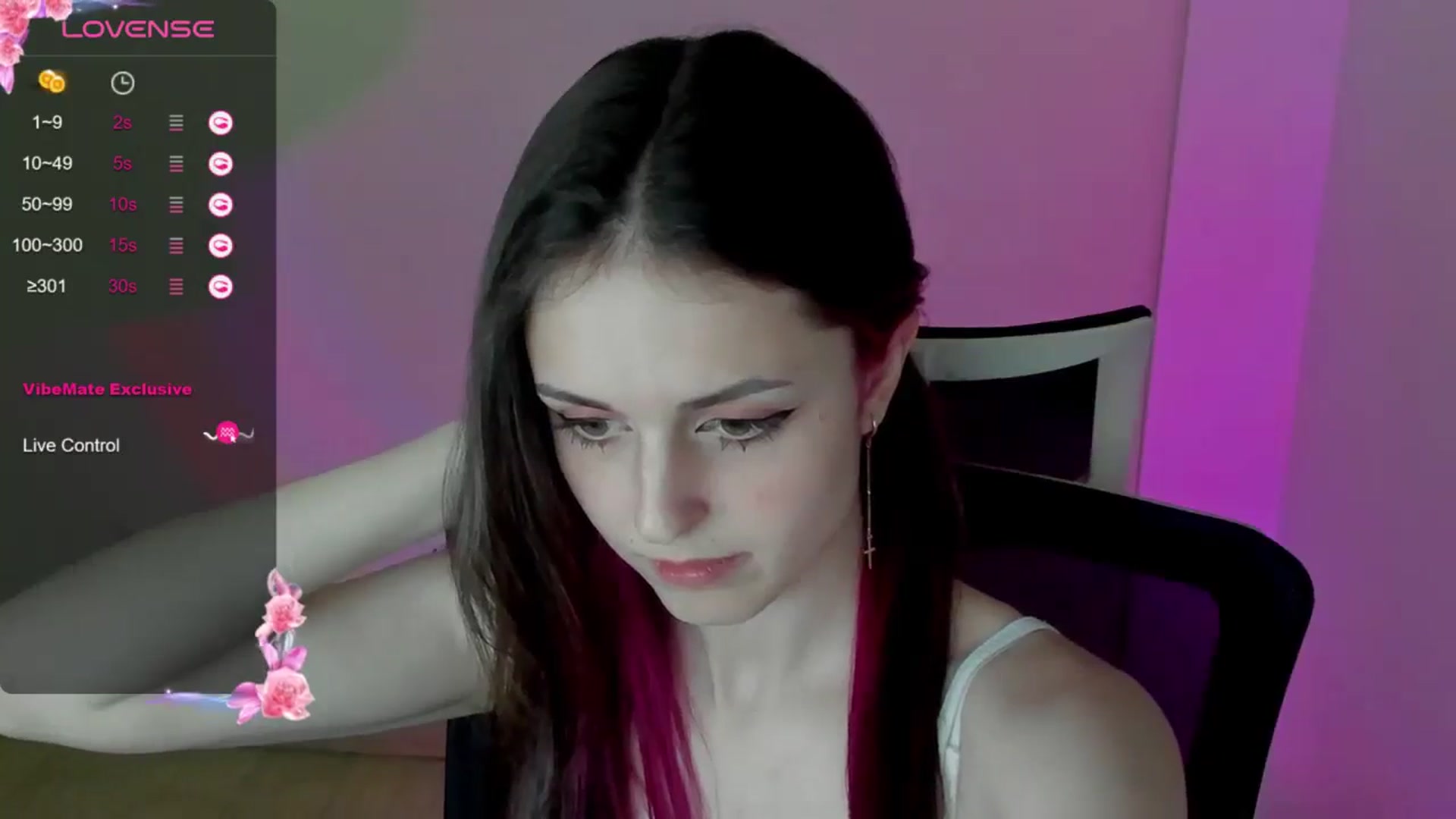 Gallery image thumbnail from Lurenn's myfreecams stream on, 05/17/2024, 17:18 image 3 of 20