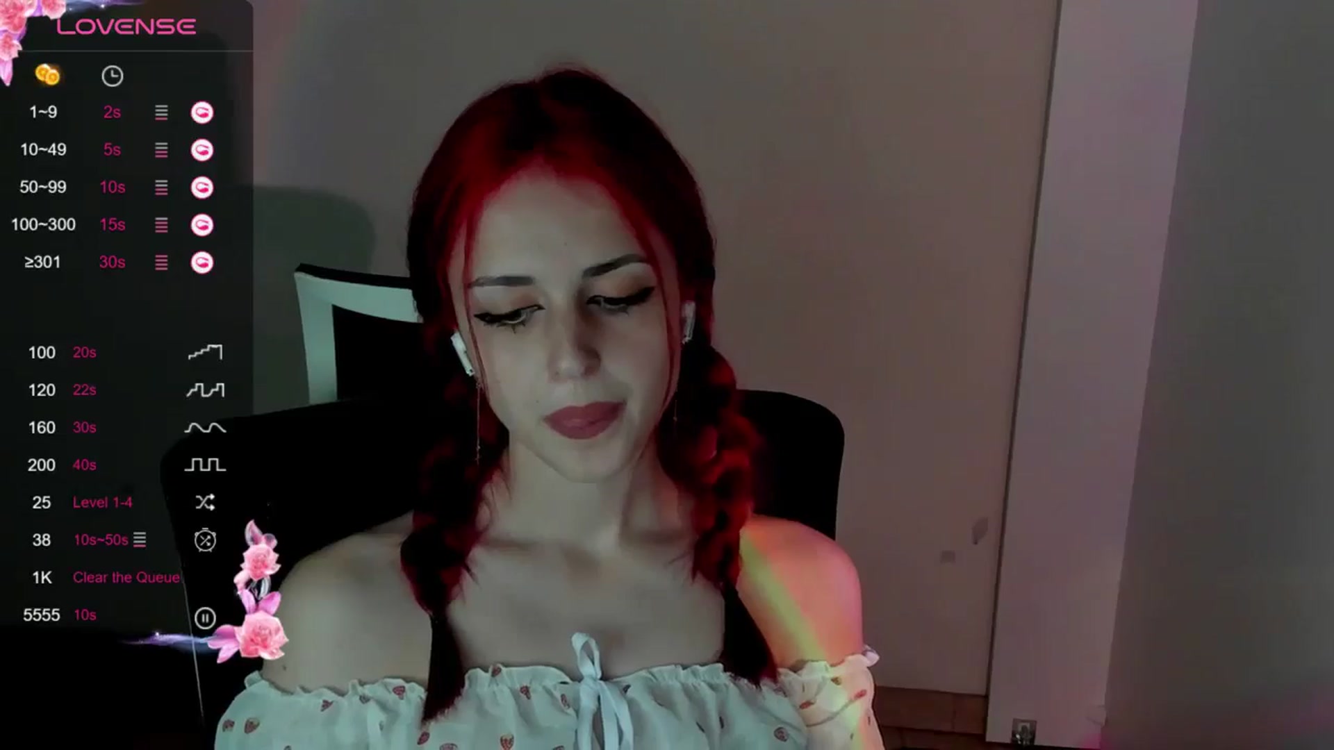 Gallery image thumbnail from Lurenn's myfreecams stream on, 05/25/2024, 10:57 image 16 of 20