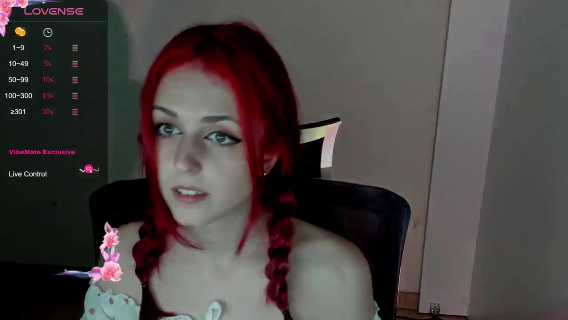 Gallery image thumbnail from Lurenn's myfreecams stream on, 05/25/2024, 11:51 image 16 of 20