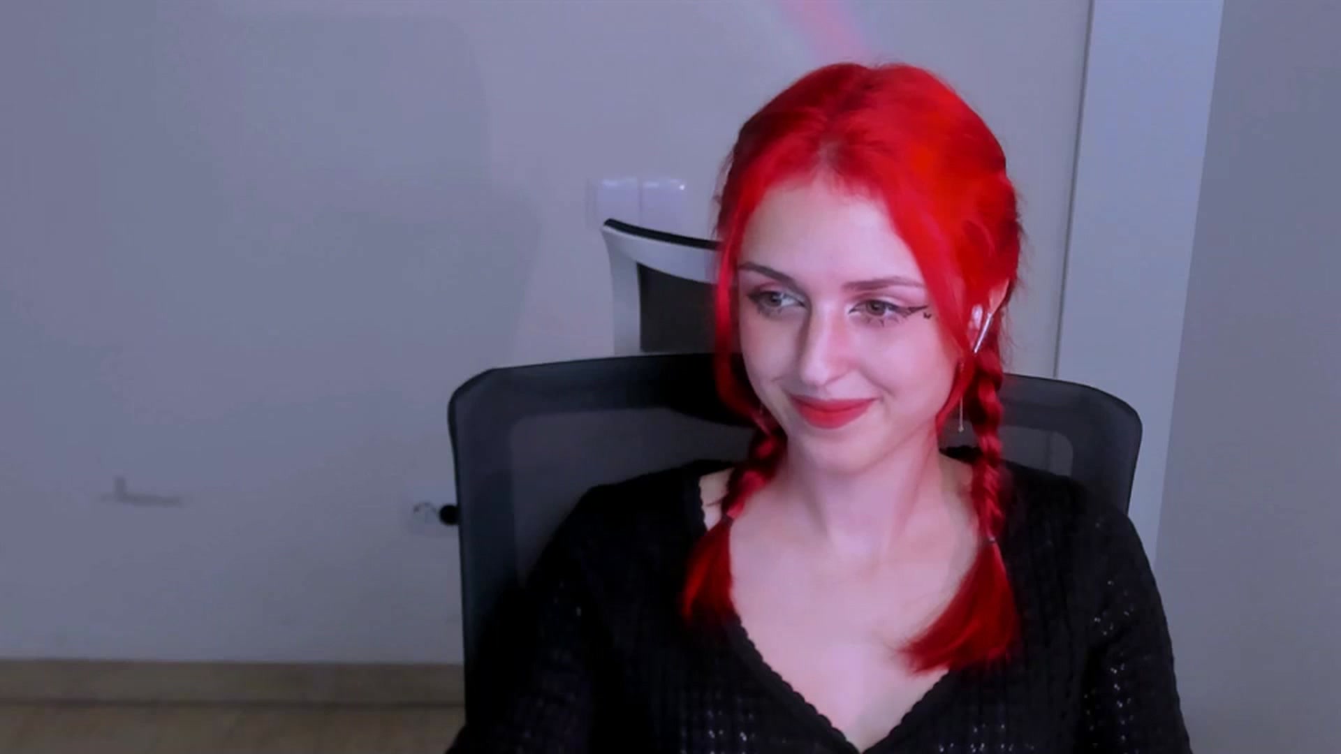 Gallery image thumbnail from Lurenn's myfreecams stream on, 07/04/2024, 09:09 image 3 of 20