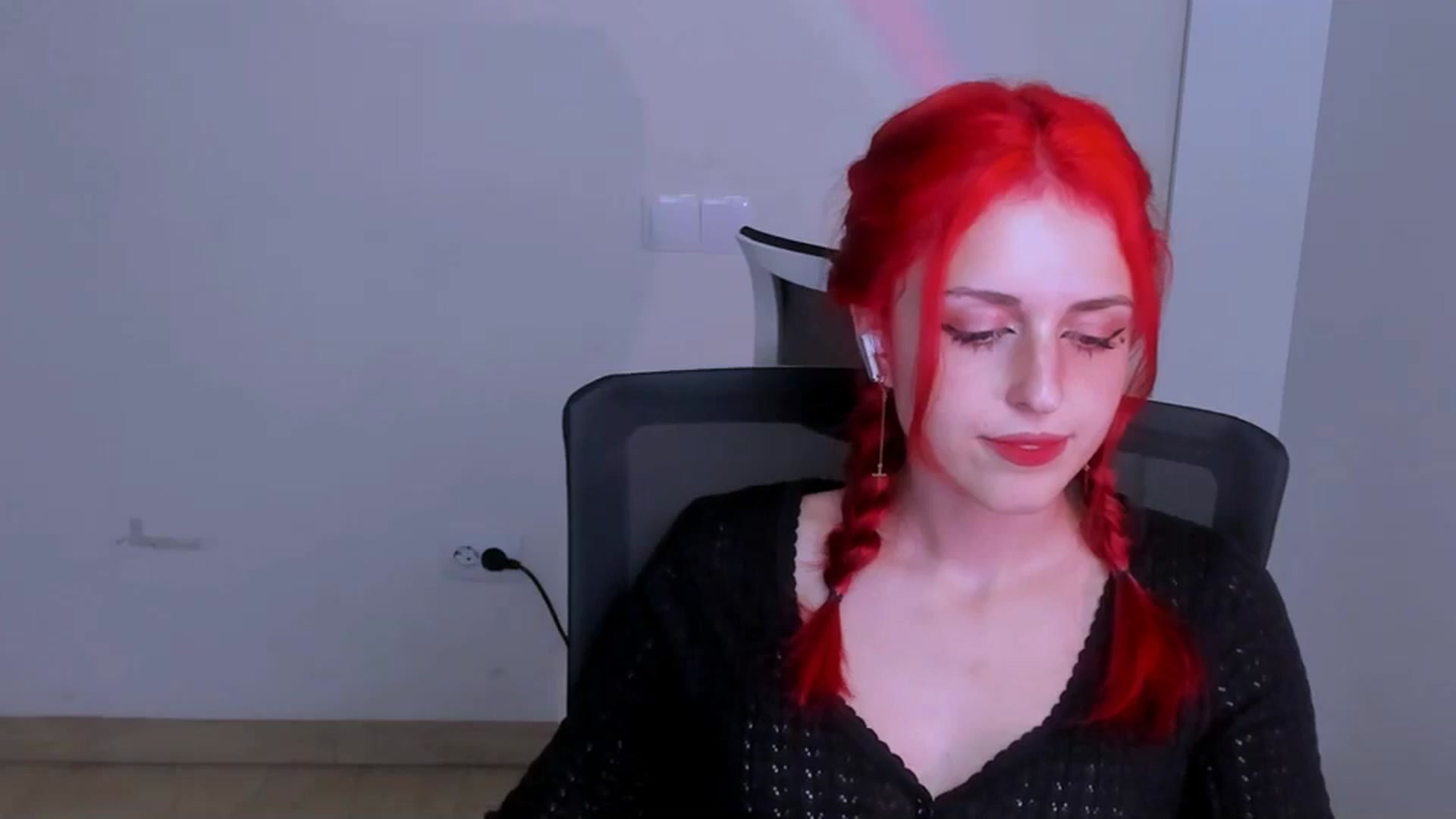 Gallery image thumbnail from Lurenn's myfreecams stream on, 07/04/2024, 09:09 image 5 of 20