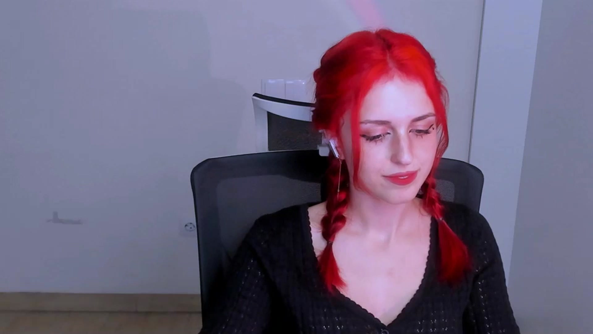 Gallery image thumbnail from Lurenn's myfreecams stream on, 07/04/2024, 09:09 image 4 of 20