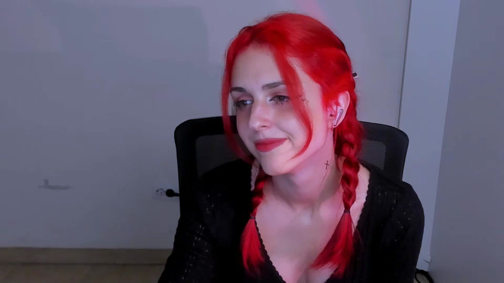 Gallery image thumbnail from Lurenn's myfreecams stream on, 07/04/2024, 09:09 image 12 of 20