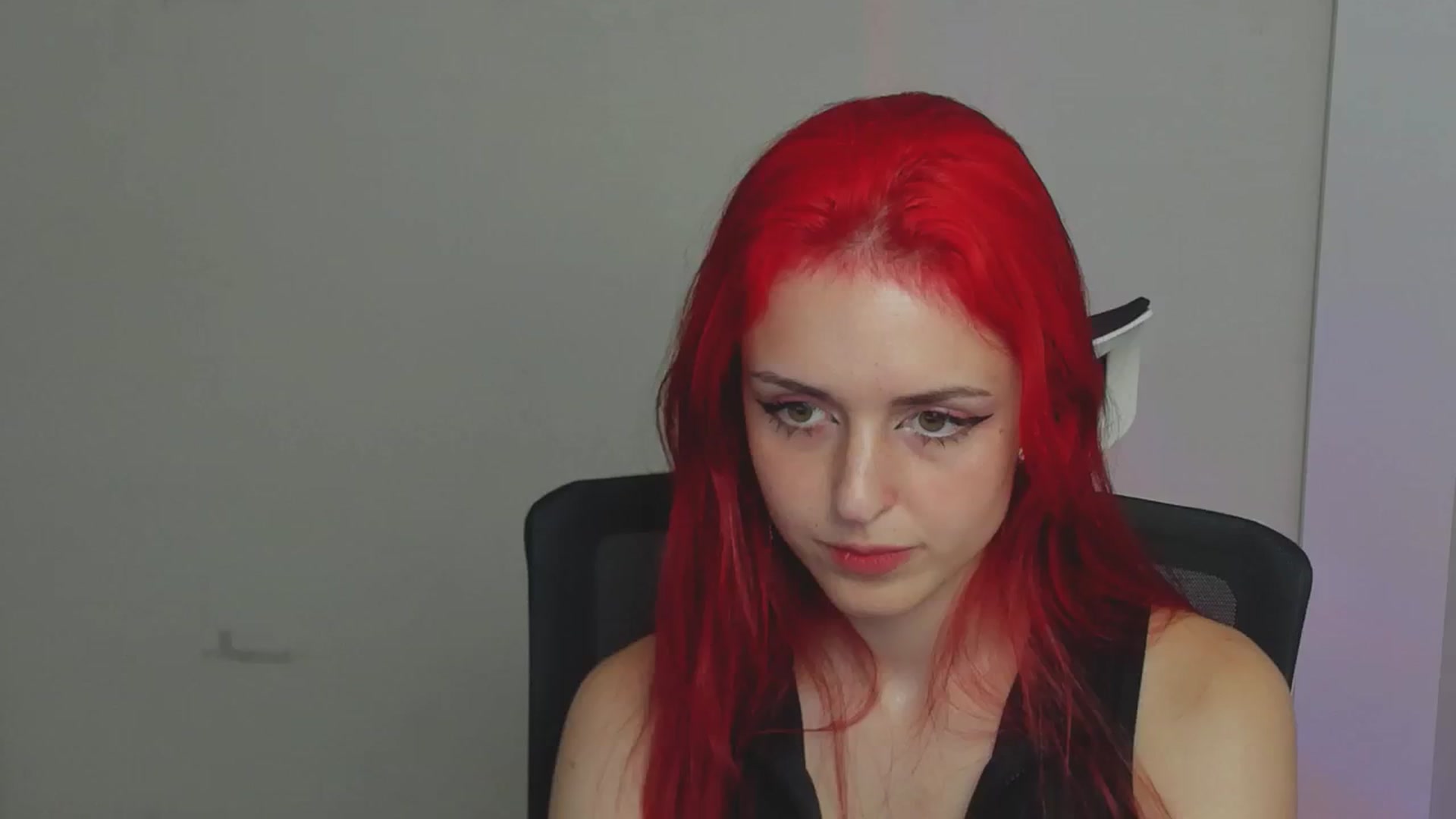 Gallery image thumbnail from Lurenn's myfreecams stream on, 07/06/2024, 17:36 image 16 of 20