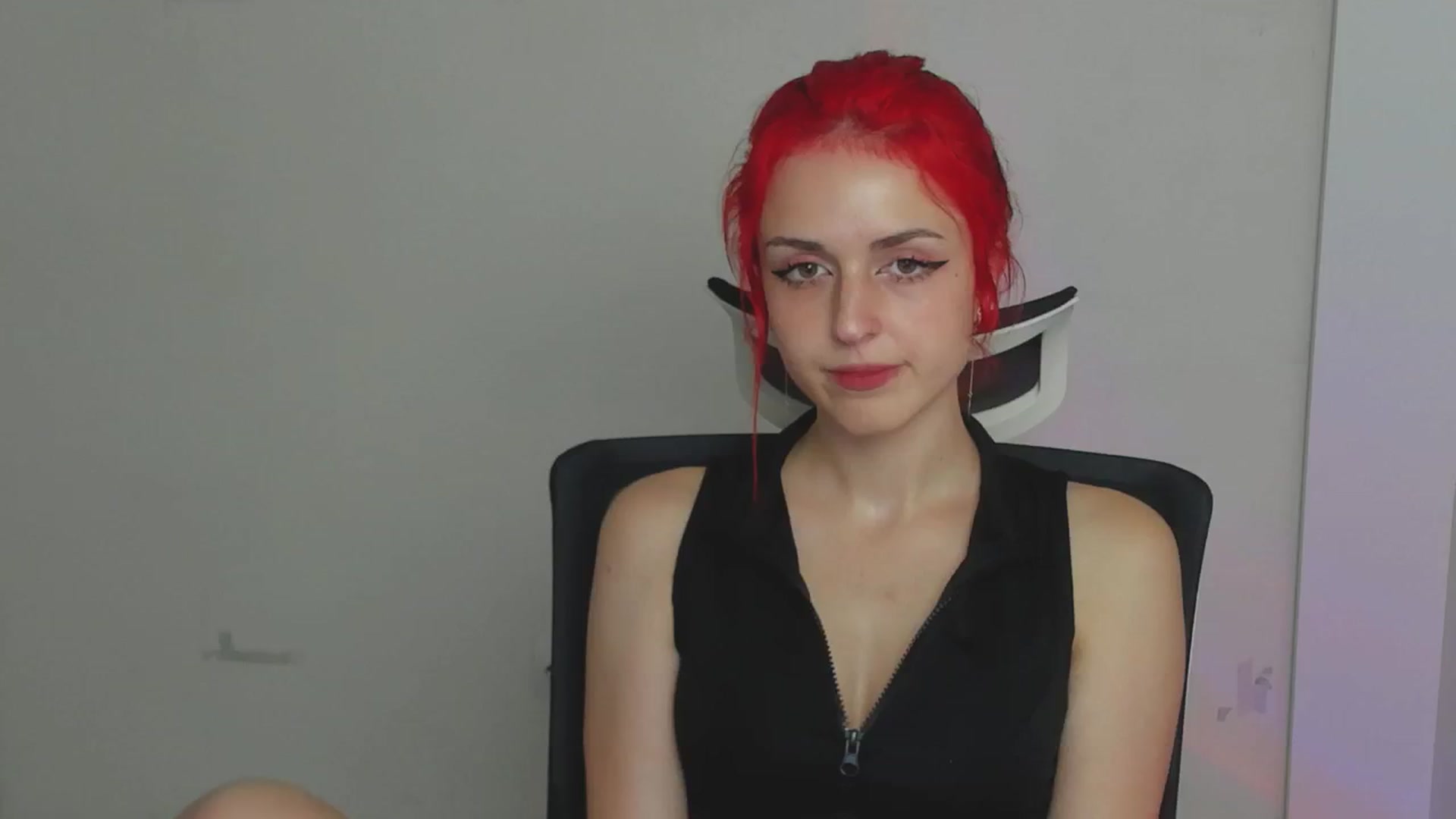 Gallery image thumbnail from Lurenn's myfreecams stream on, 07/06/2024, 17:36 image 9 of 20
