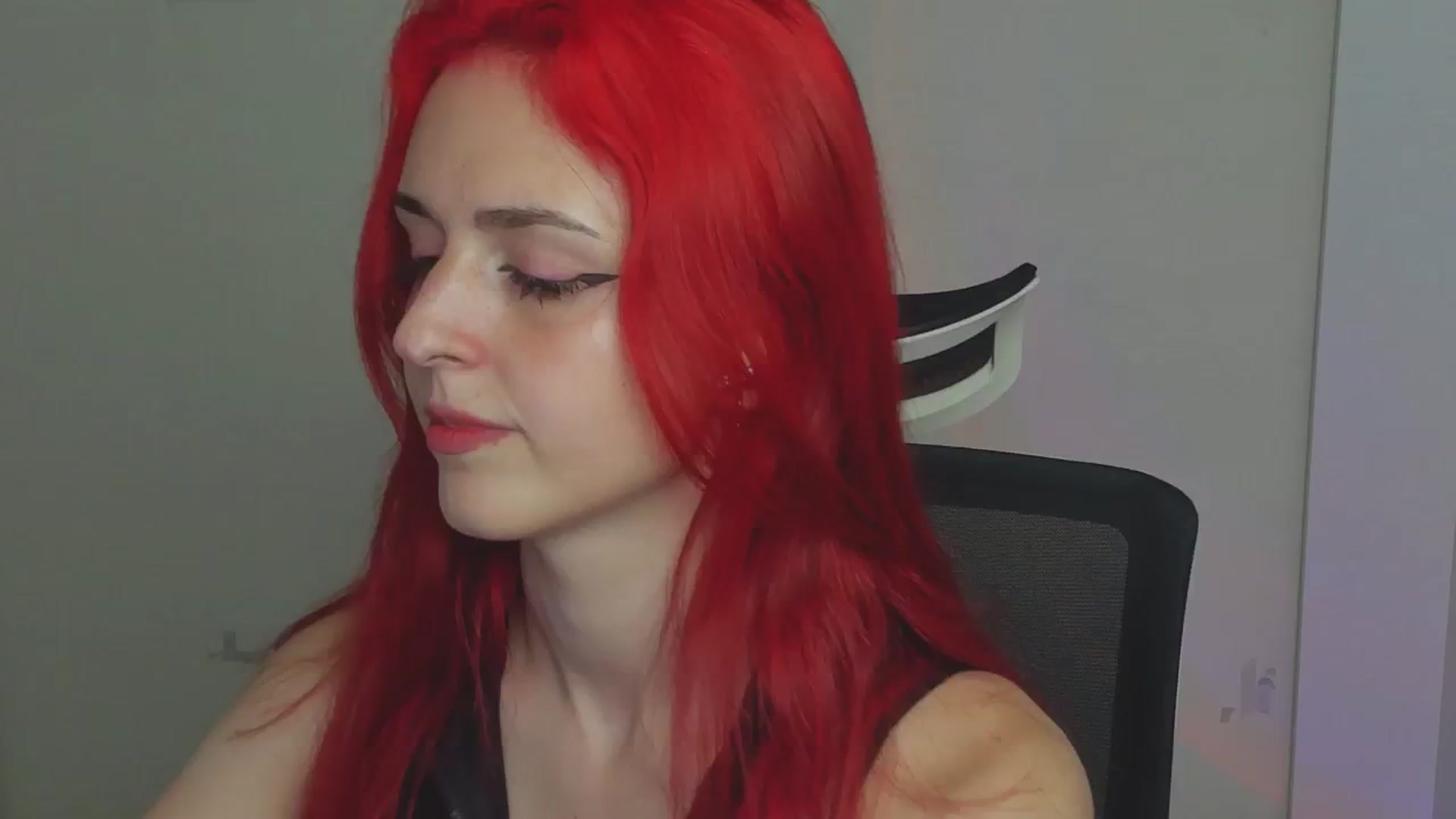 Gallery image thumbnail from Lurenn's myfreecams stream on, 07/06/2024, 17:36 image 1 of 20