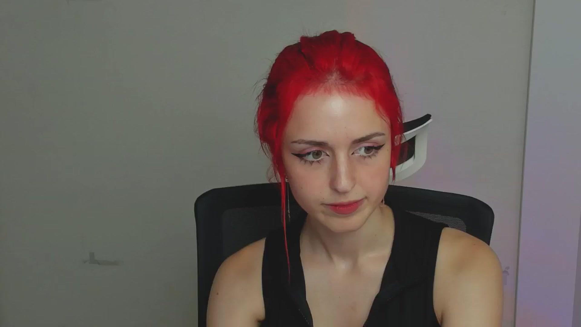 Gallery image thumbnail from Lurenn's myfreecams stream on, 07/06/2024, 17:36 image 12 of 20