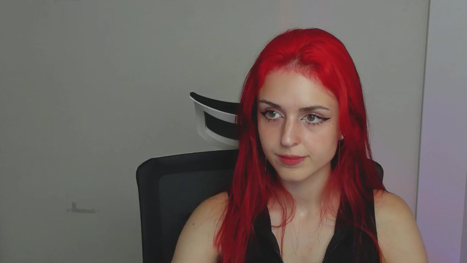 Gallery image thumbnail from Lurenn's myfreecams stream on, 07/06/2024, 17:36 image 17 of 20