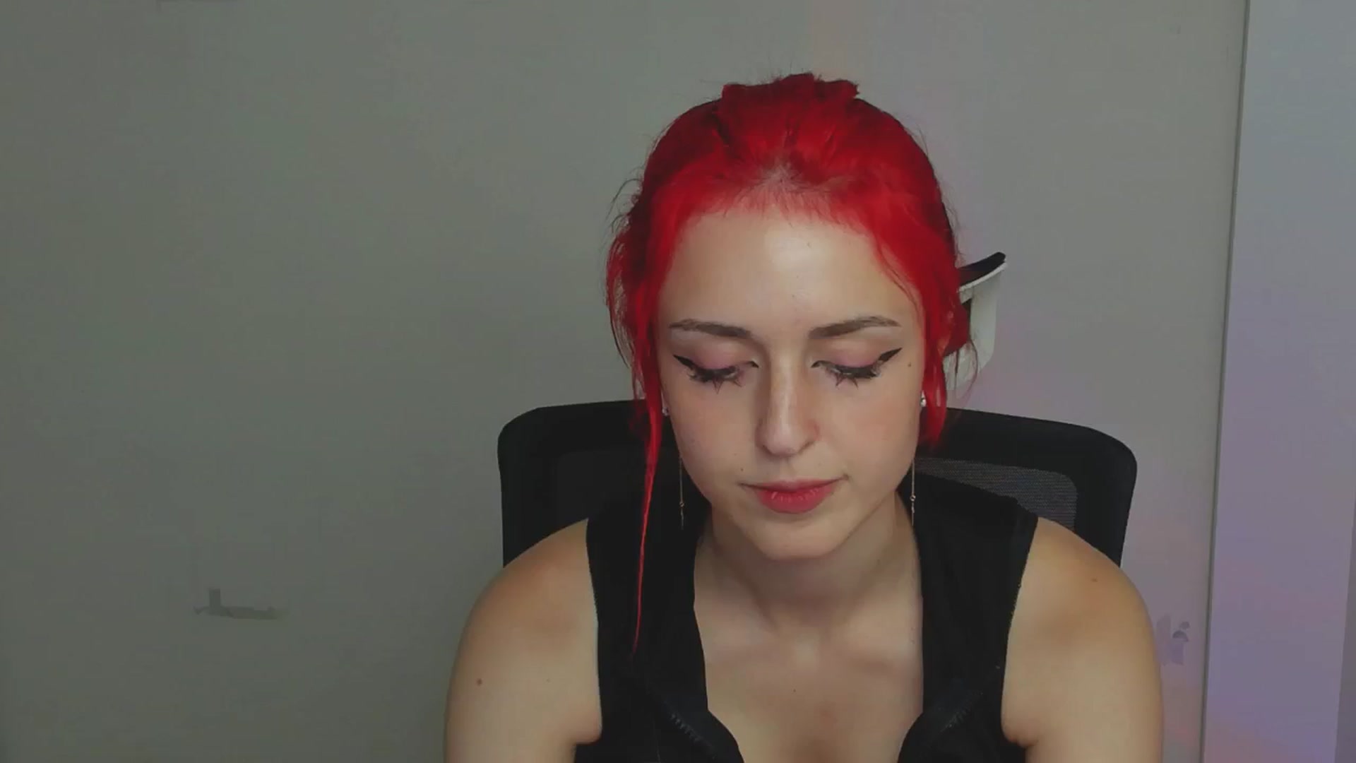 Gallery image thumbnail from Lurenn's myfreecams stream on, 07/06/2024, 17:36 image 8 of 20