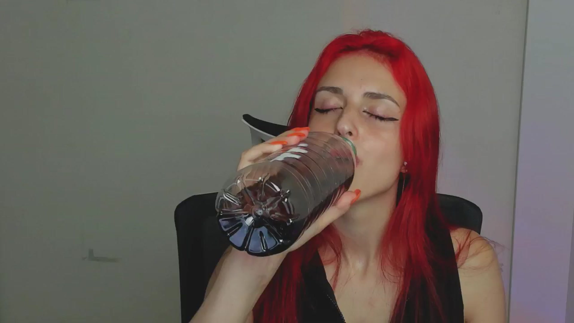 Gallery image thumbnail from Lurenn's myfreecams stream on, 07/06/2024, 17:36 image 14 of 20