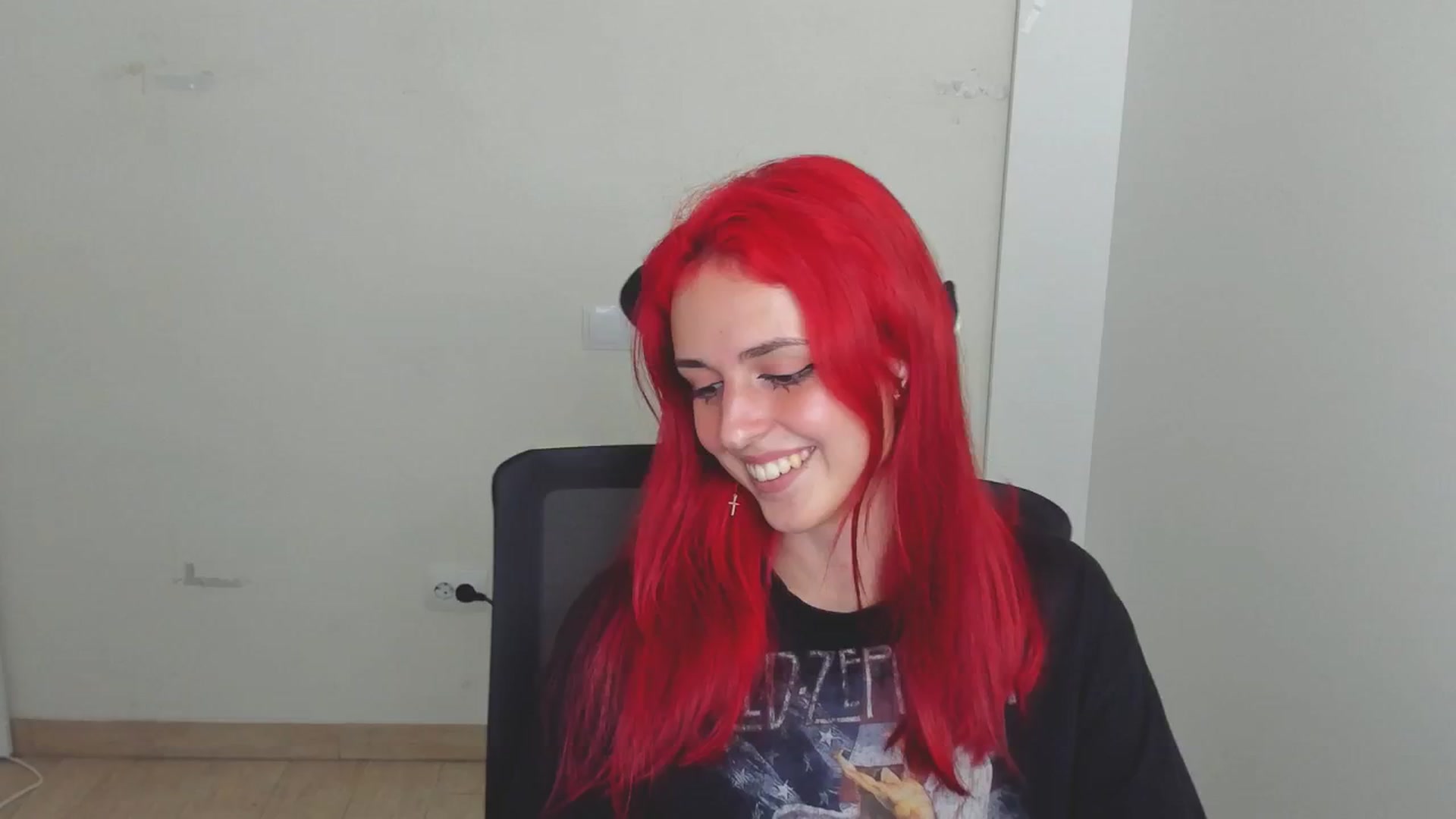 Gallery image thumbnail from Lurenn's myfreecams stream on, 07/20/2024, 15:06 image 1 of 20