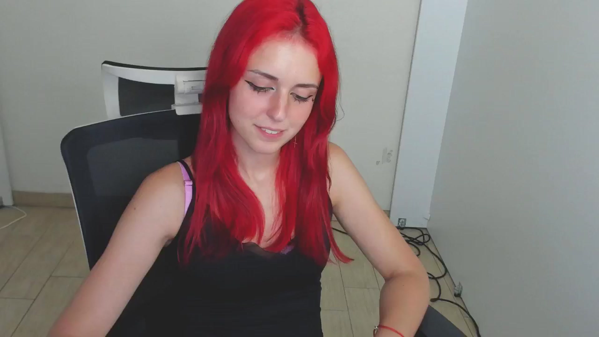 Gallery image thumbnail from Lurenn's myfreecams stream on, 07/21/2024, 17:24 image 5 of 20