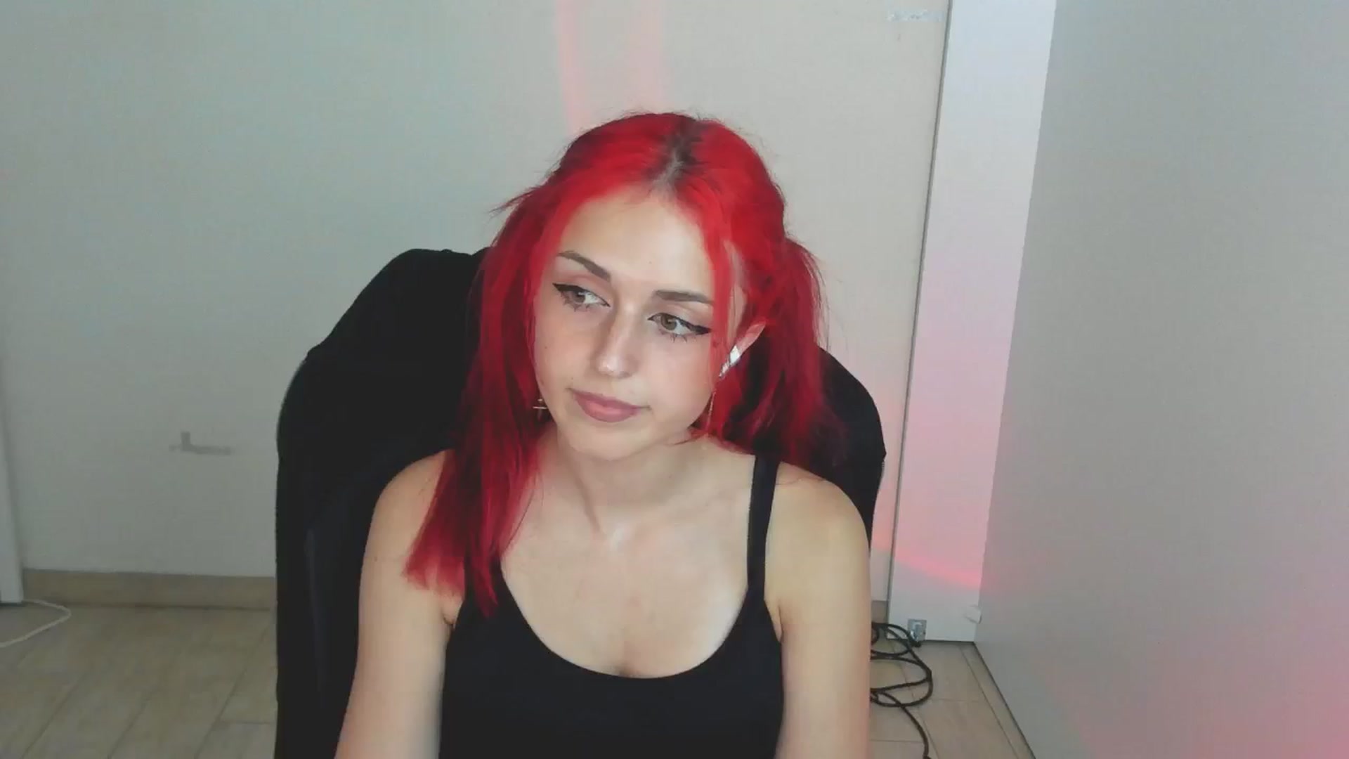 Gallery image thumbnail from Lurenn's myfreecams stream on, 07/24/2024, 20:55 image 8 of 20
